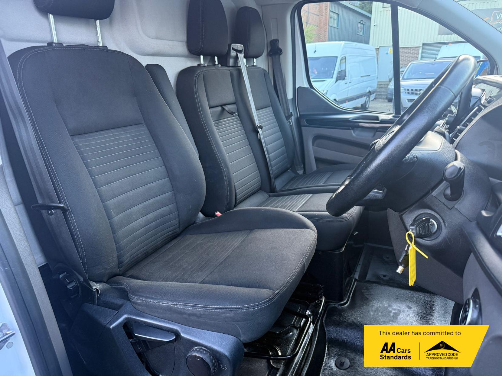 Ford Transit Custom 2.0 300 EcoBlue Limited Panel Van 5dr Diesel Manual L2 H1 Euro 6 (s/s) (130 ps)