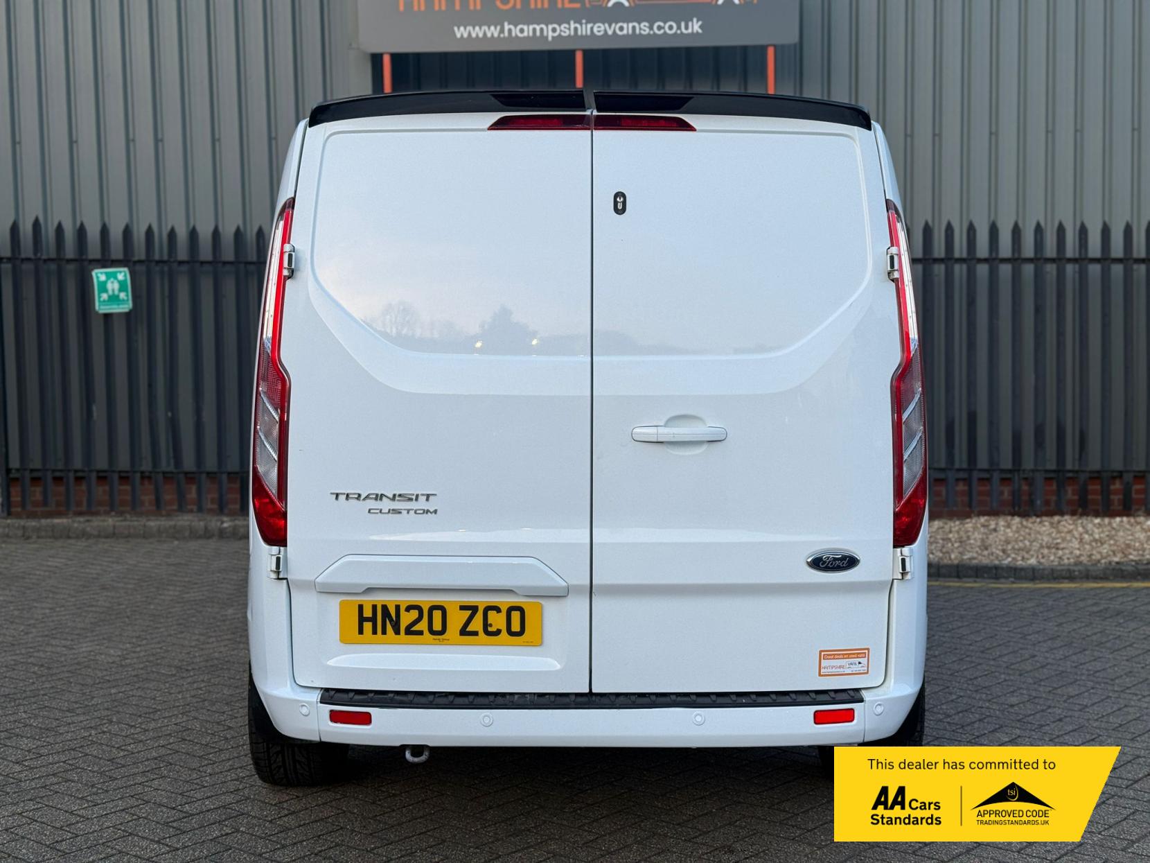 Ford Transit Custom 2.0 300 EcoBlue Limited Panel Van 5dr Diesel Manual L2 H1 Euro 6 (s/s) (130 ps)