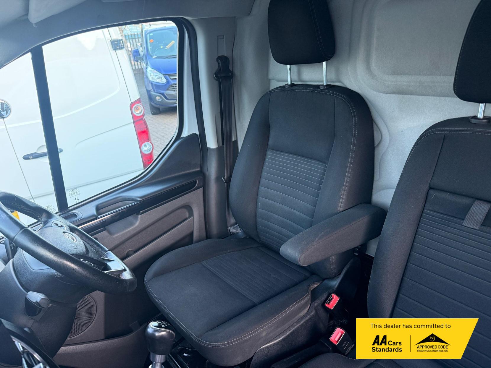 Ford Transit Custom 2.0 300 EcoBlue Limited Panel Van 5dr Diesel Manual L2 H1 Euro 6 (s/s) (130 ps)