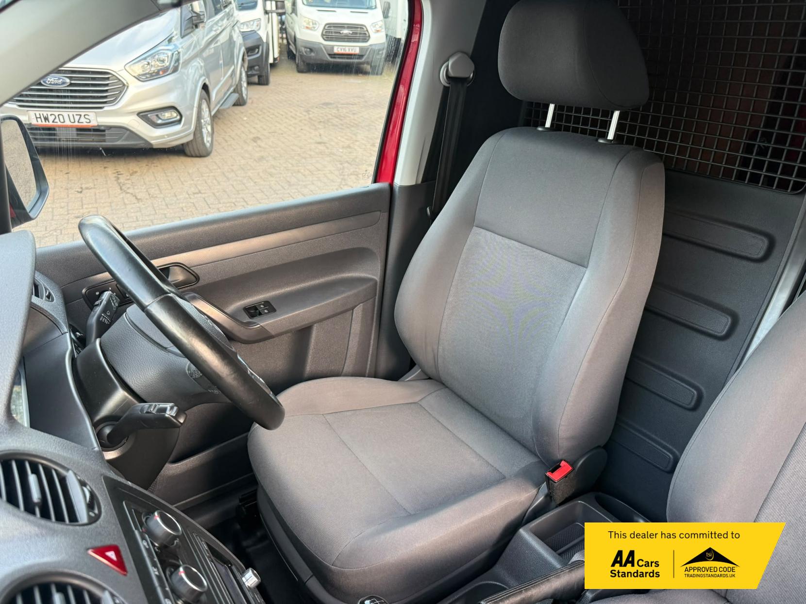 2014 Volkswagen Caddy 1.6 TDI C20 Highline Panel Van 4dr Diesel Manual L1 H1 (149 g/km, 101 bhp) - Thumbnail 19