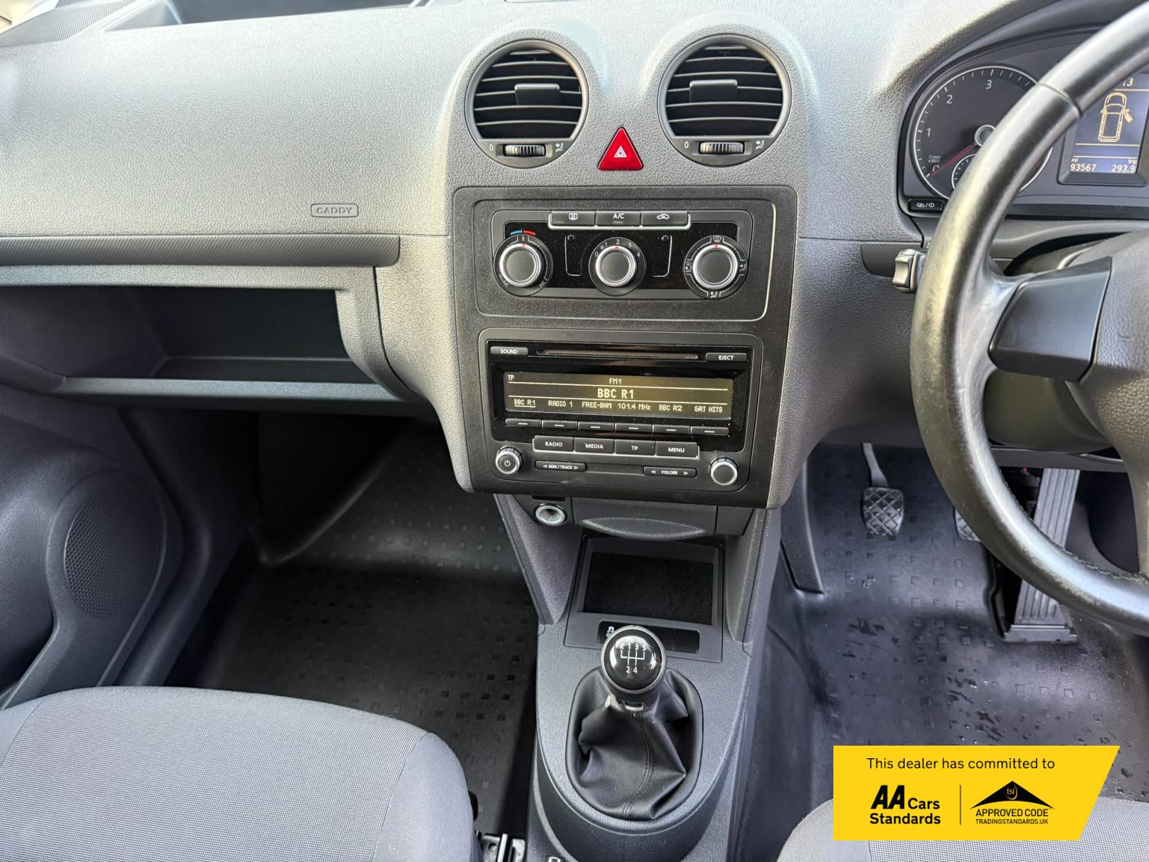 2014 Volkswagen Caddy 1.6 TDI C20 Highline Panel Van 4dr Diesel Manual L1 H1 (149 g/km, 101 bhp) - Thumbnail 30