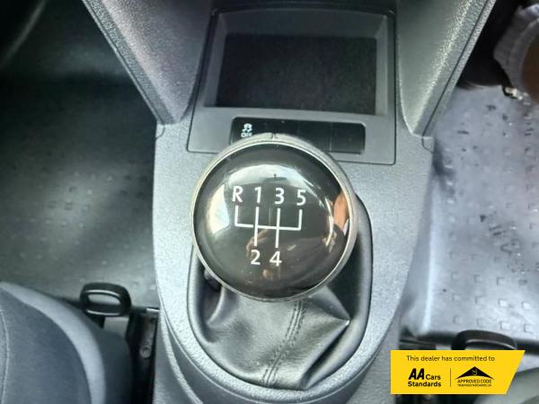 2014 Volkswagen Caddy 1.6 TDI C20 Highline Panel Van 4dr Diesel Manual L1 H1 (149 g/km, 101 bhp) - Thumbnail 43
