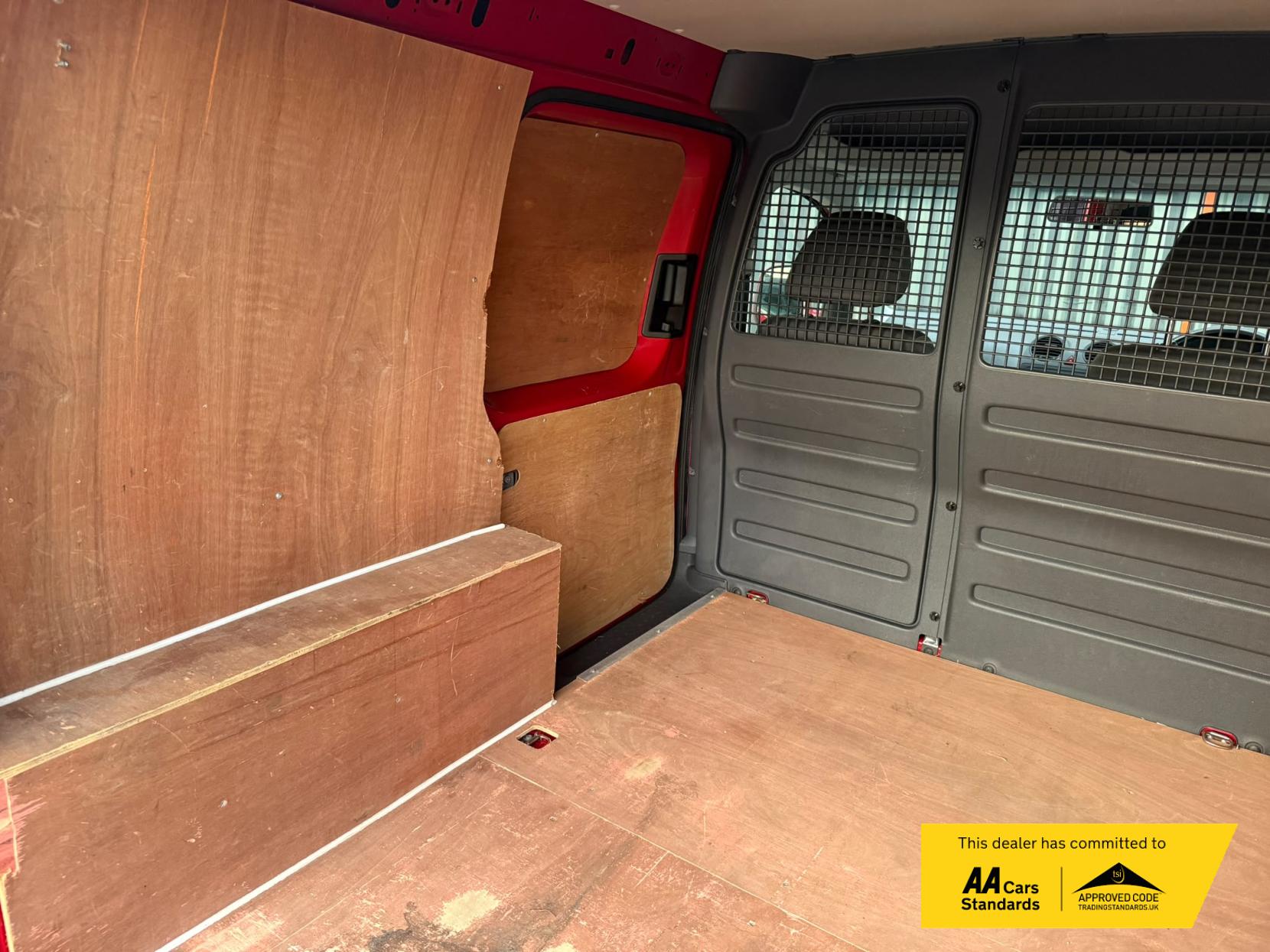 2014 Volkswagen Caddy 1.6 TDI C20 Highline Panel Van 4dr Diesel Manual L1 H1 (149 g/km, 101 bhp) - Thumbnail 13