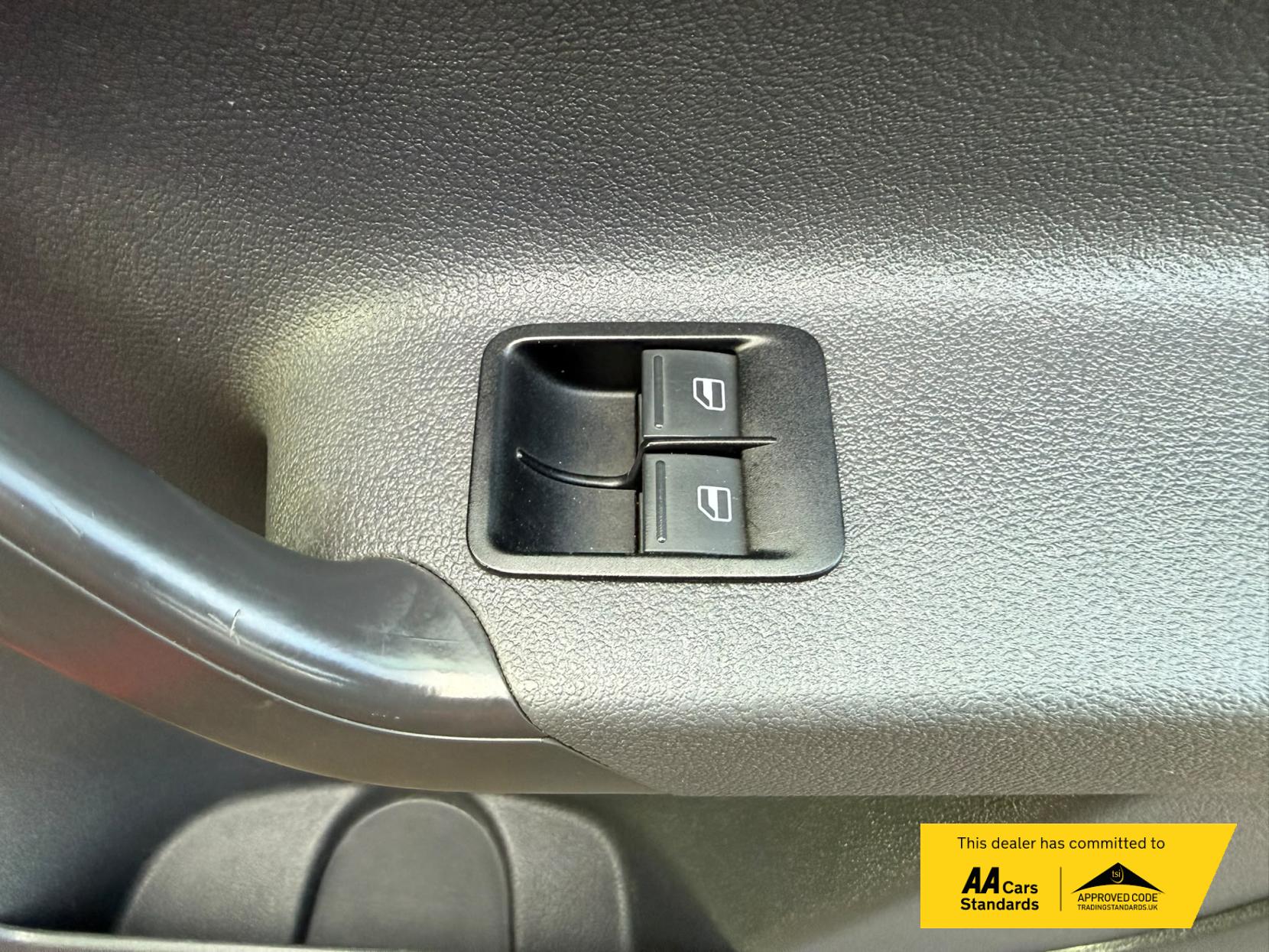 2014 Volkswagen Caddy 1.6 TDI C20 Highline Panel Van 4dr Diesel Manual L1 H1 (149 g/km, 101 bhp) - Thumbnail 48