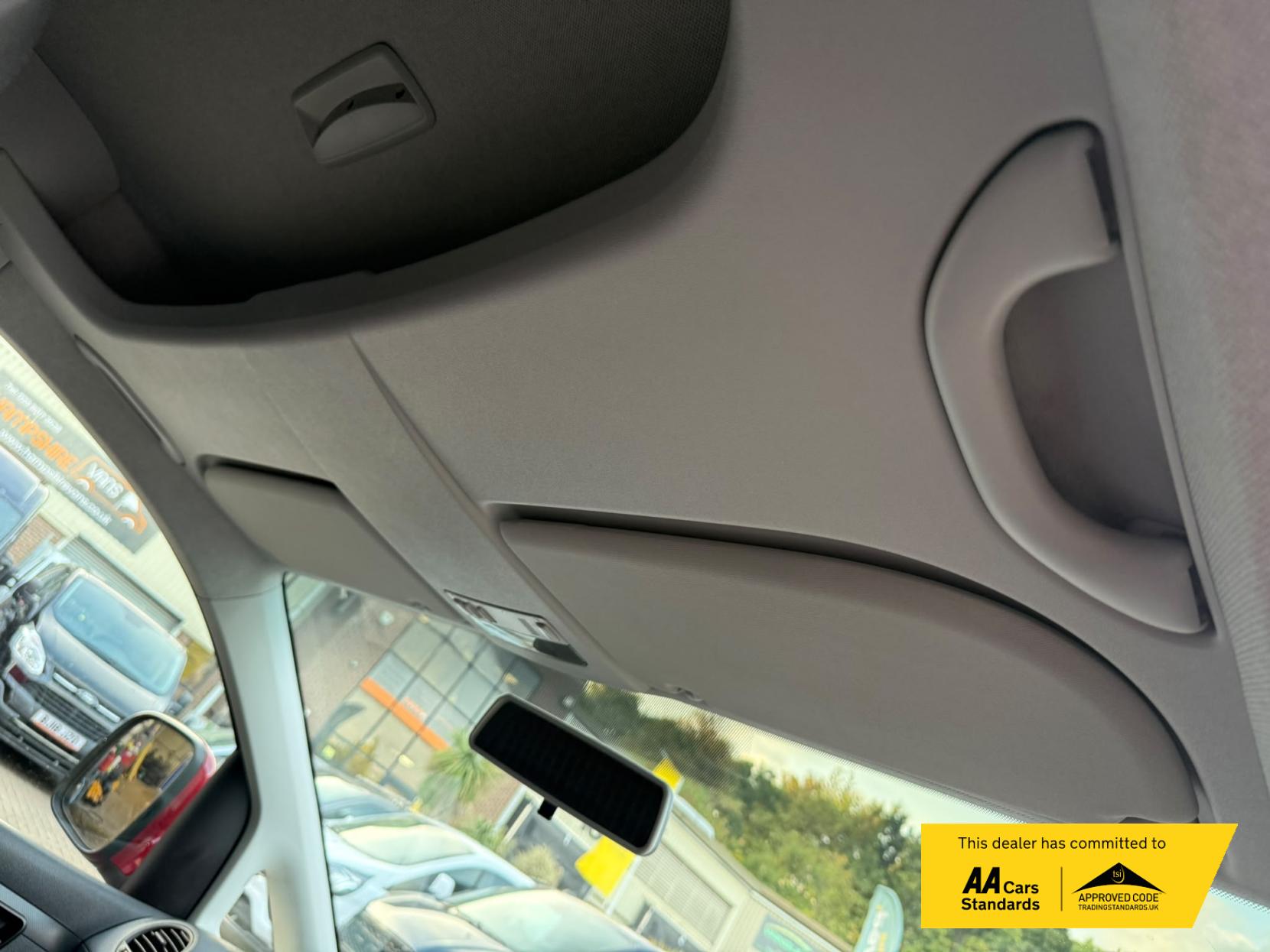 2014 Volkswagen Caddy 1.6 TDI C20 Highline Panel Van 4dr Diesel Manual L1 H1 (149 g/km, 101 bhp) - Thumbnail 47