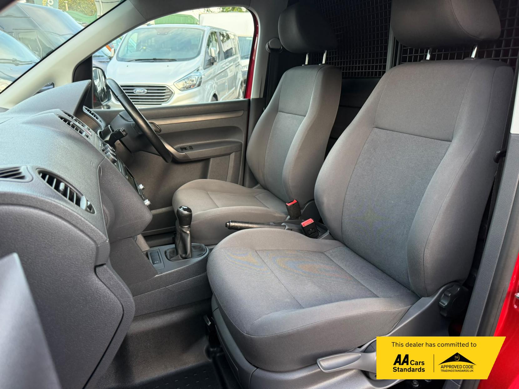 2014 Volkswagen Caddy 1.6 TDI C20 Highline Panel Van 4dr Diesel Manual L1 H1 (149 g/km, 101 bhp) - Thumbnail 20