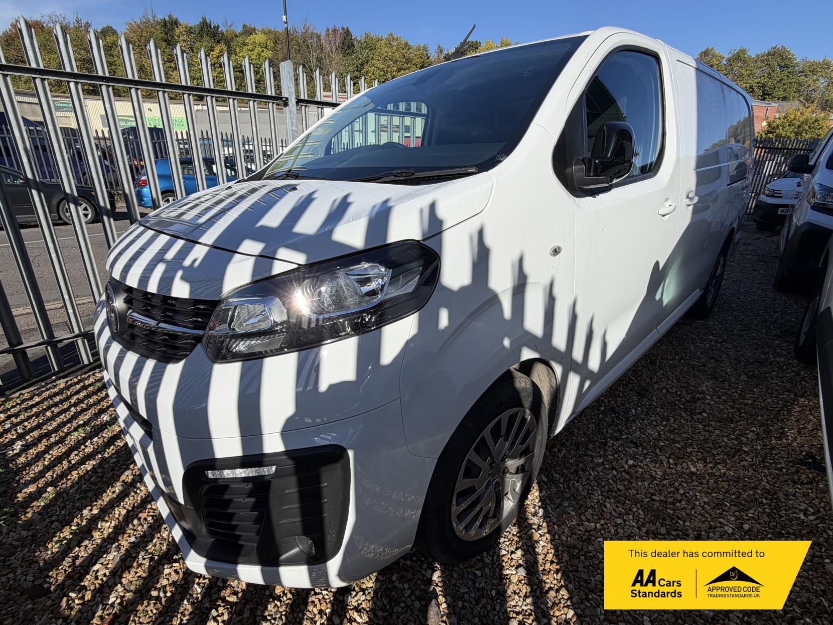 2023 Vauxhall Vivaro 1.5 Turbo D 2900 Pro Panel Van 6dr Diesel Manual L2 H1 Euro 6 (s/s) (100 ps) - Thumbnail 2