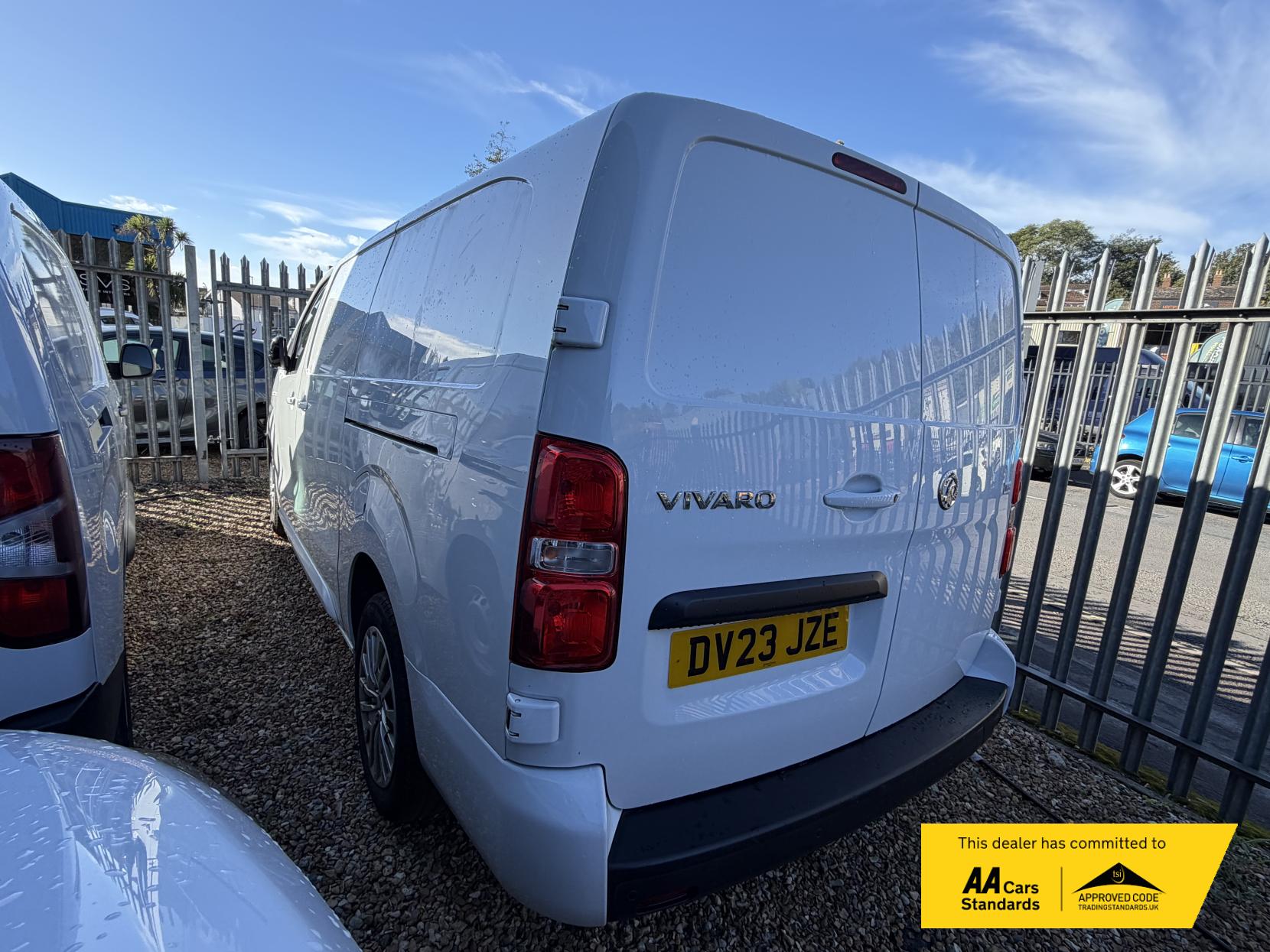 2023 Vauxhall Vivaro 1.5 Turbo D 2900 Pro Panel Van 6dr Diesel Manual L2 H1 Euro 6 (s/s) (100 ps) - Thumbnail 3