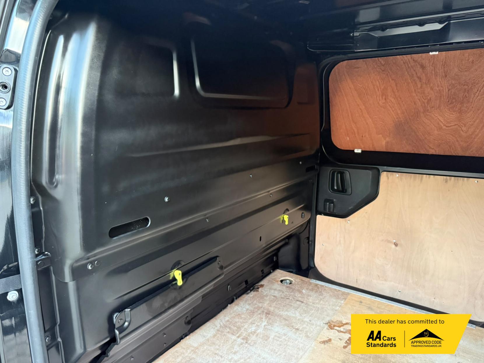 2023 Vauxhall Vivaro 2.0 Turbo D 3100 Pro Panel Van 6dr Diesel Manual L2 H1 Euro 6 (145 ps) - Thumbnail 16