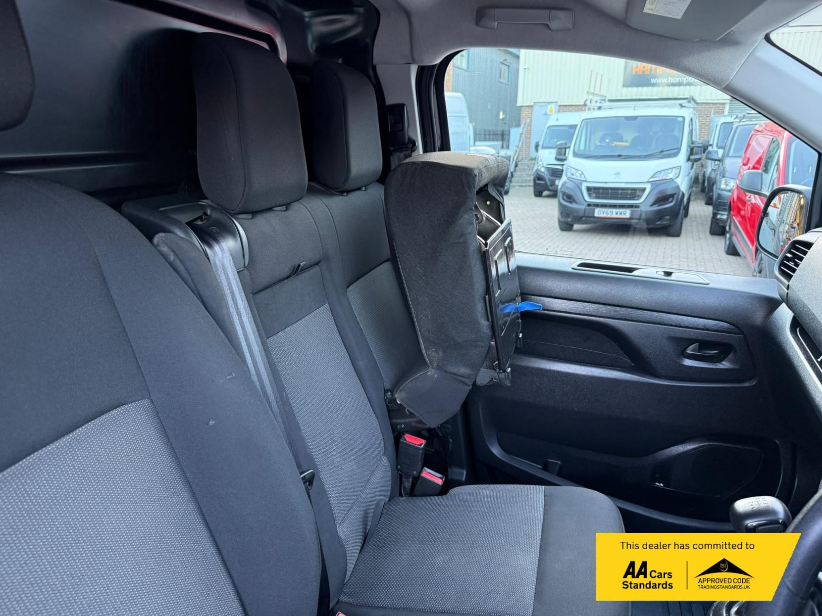 2023 Vauxhall Vivaro 2.0 Turbo D 3100 Pro Panel Van 6dr Diesel Manual L2 H1 Euro 6 (145 ps) - Thumbnail 25