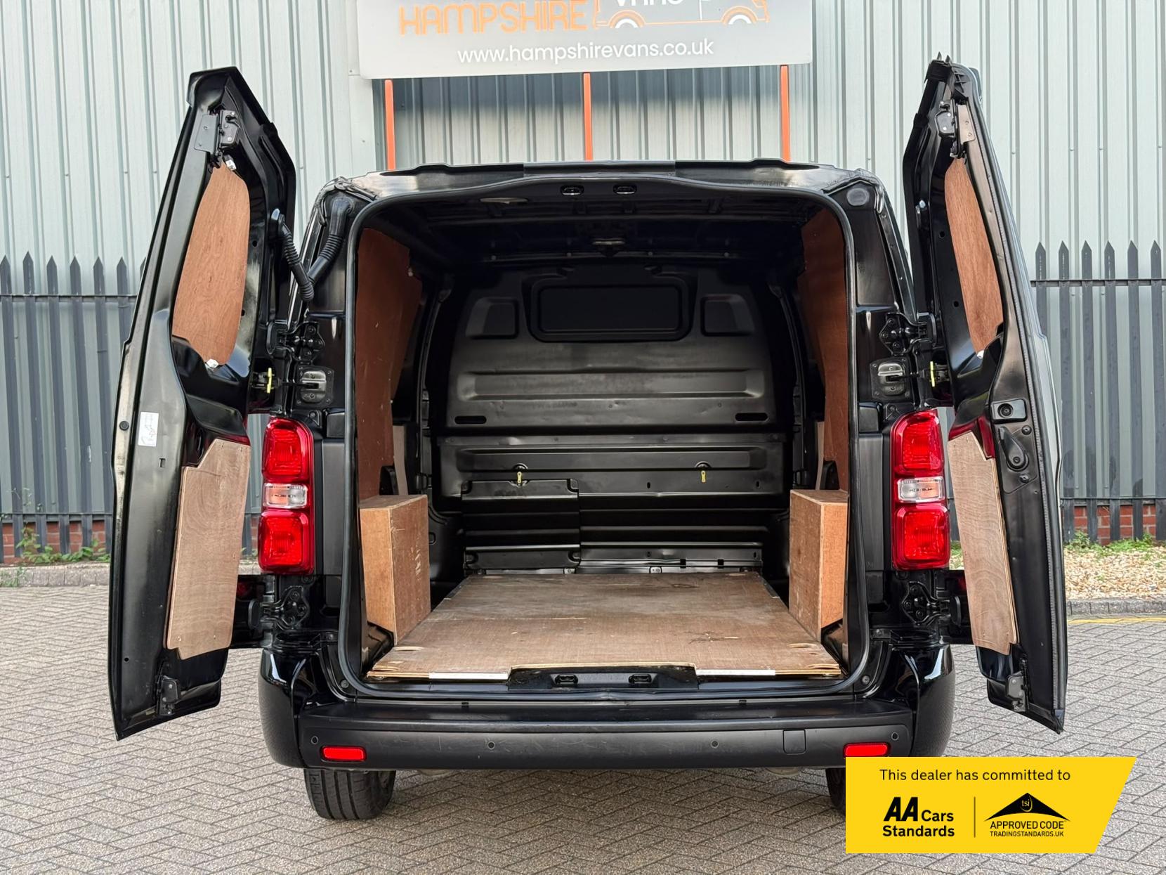 2023 Vauxhall Vivaro 2.0 Turbo D 3100 Pro Panel Van 6dr Diesel Manual L2 H1 Euro 6 (145 ps) - Thumbnail 10