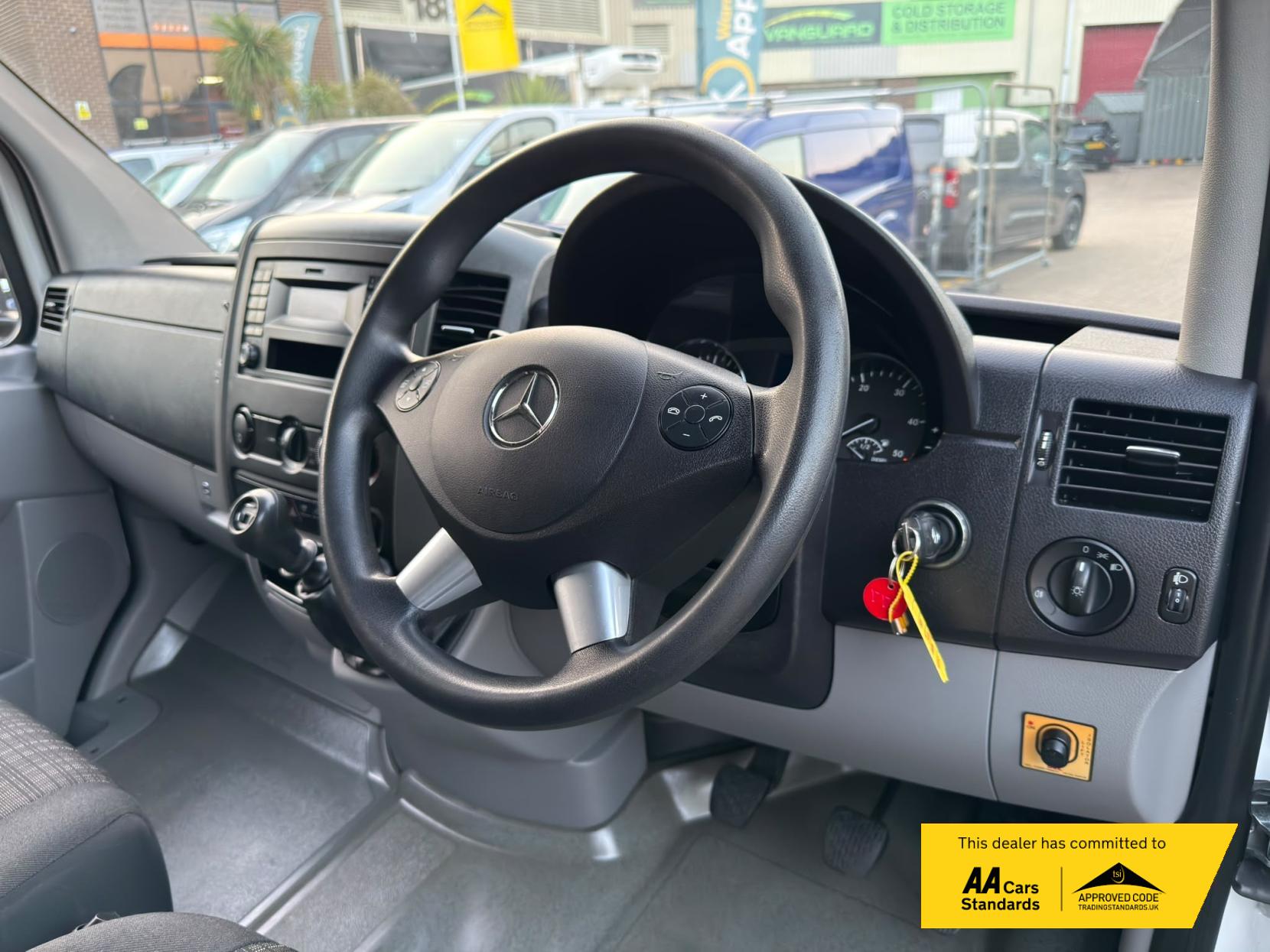 2015 Mercedes-Benz Sprinter 2.1 313 CDI Luton 2dr Diesel Manual RWD L3 (129 bhp) - Thumbnail 61