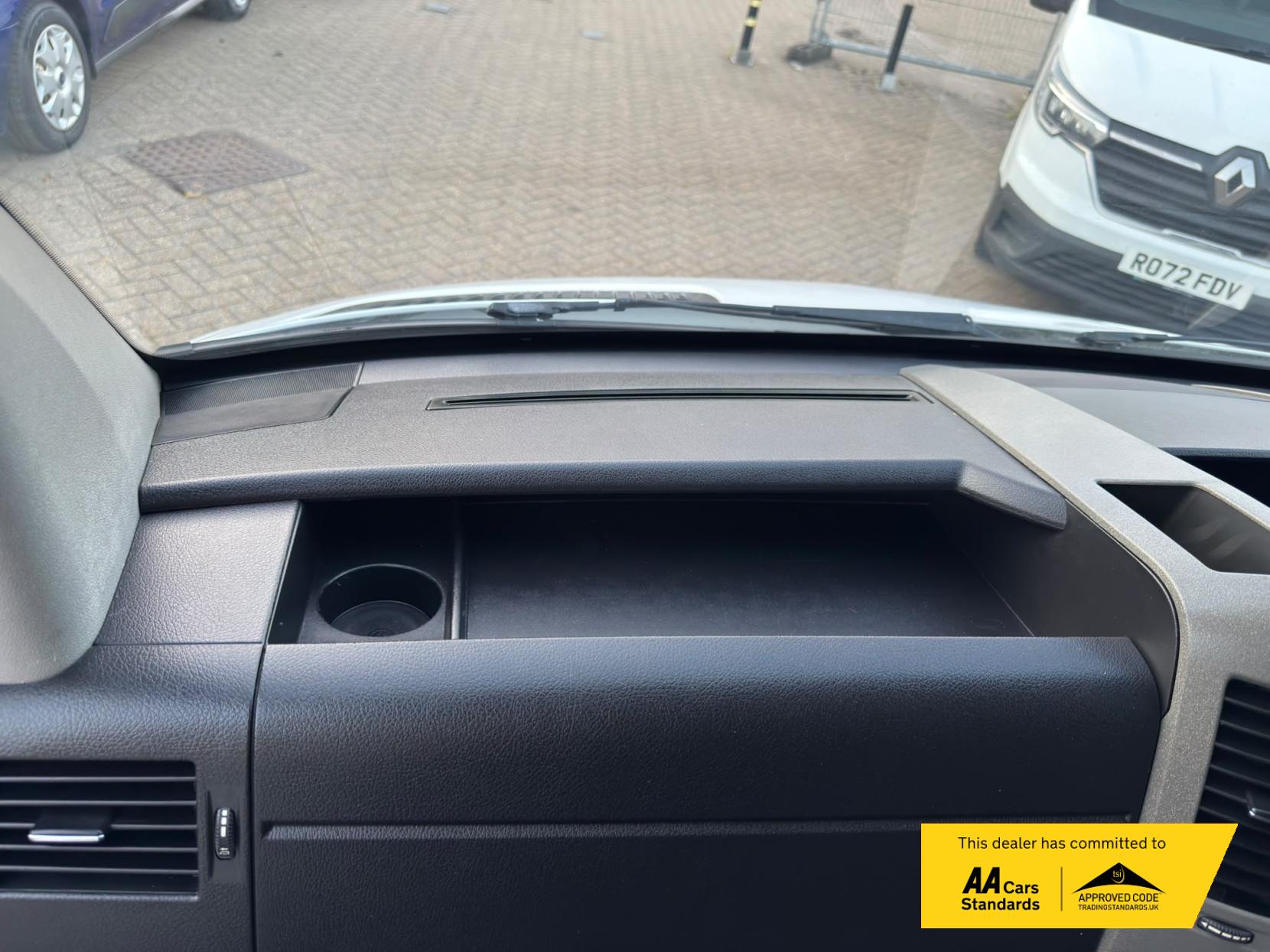 2015 Mercedes-Benz Sprinter 2.1 313 CDI Luton 2dr Diesel Manual RWD L3 (129 bhp) - Thumbnail 35