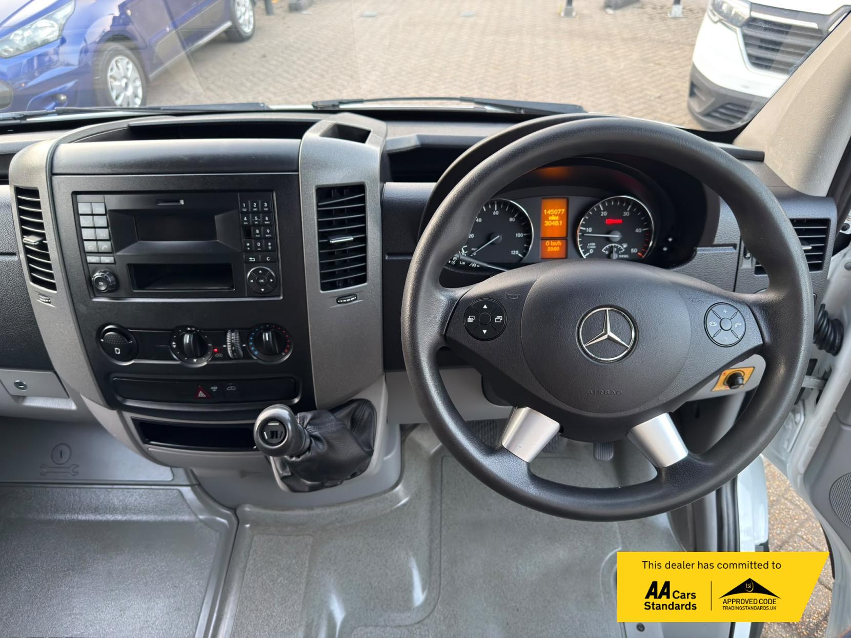 2015 Mercedes-Benz Sprinter 2.1 313 CDI Luton 2dr Diesel Manual RWD L3 (129 bhp) - Thumbnail 41