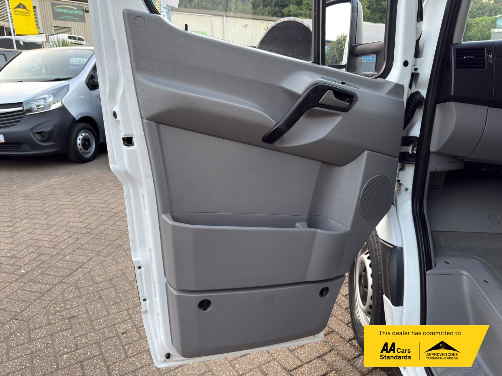 2015 Mercedes-Benz Sprinter 2.1 313 CDI Luton 2dr Diesel Manual RWD L3 (129 bhp) - Thumbnail 25