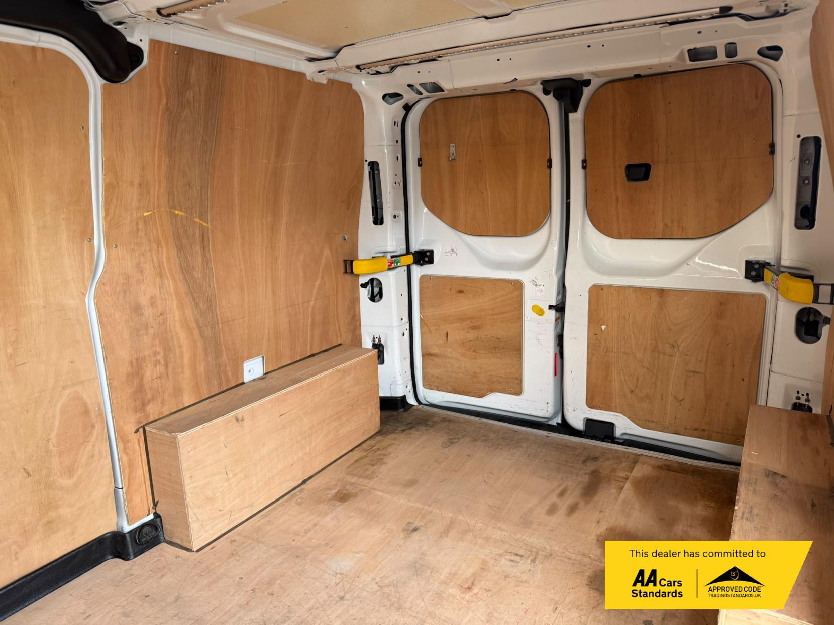 2023 Ford Transit Custom 2.0 300 EcoBlue Limited Panel Van 5dr Diesel Manual L1 H1 Euro 6 (s/s) (130 ps) - Thumbnail 18