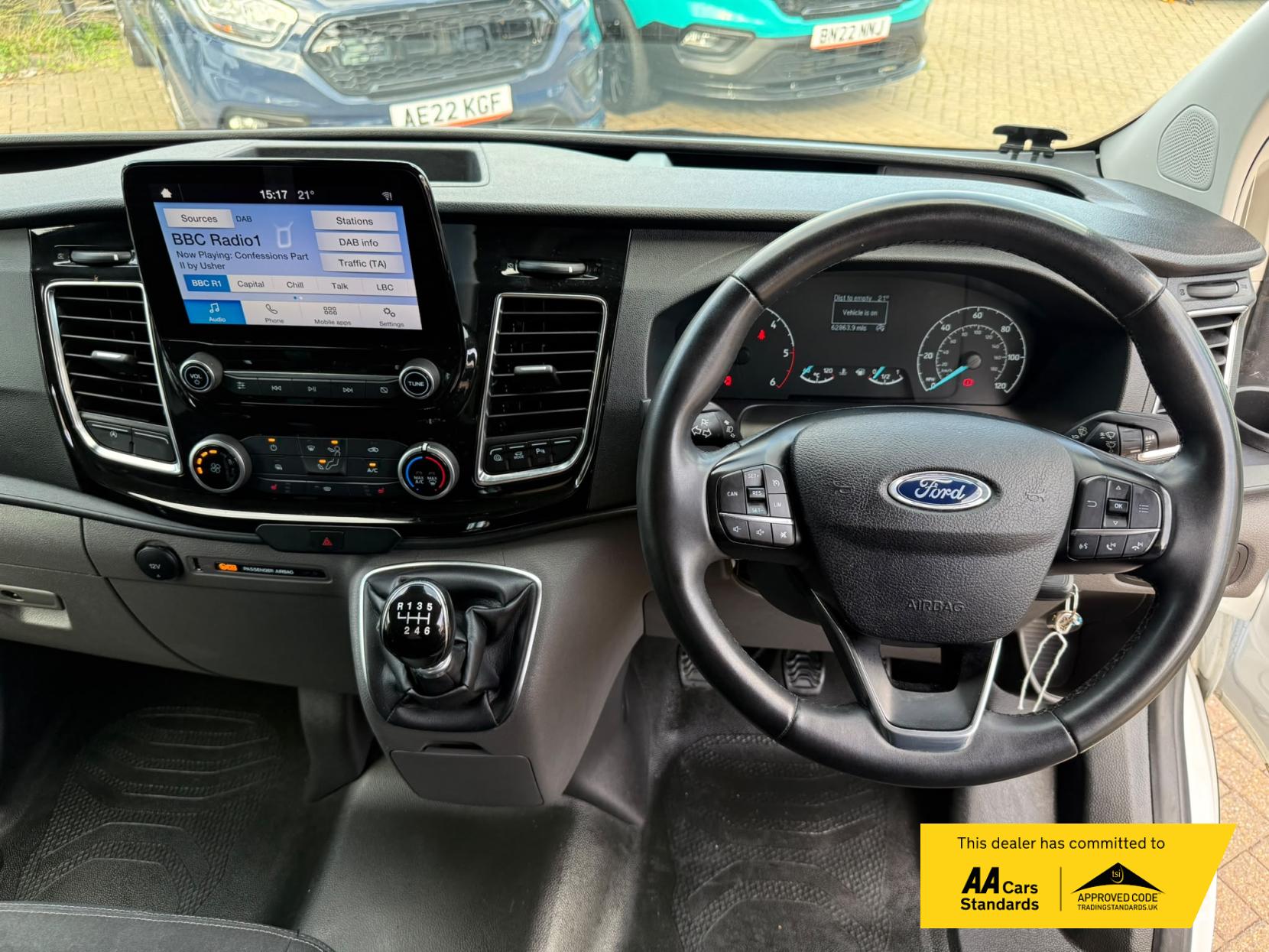 2023 Ford Transit Custom 2.0 300 EcoBlue Limited Panel Van 5dr Diesel Manual L1 H1 Euro 6 (s/s) (130 ps) - Thumbnail 51