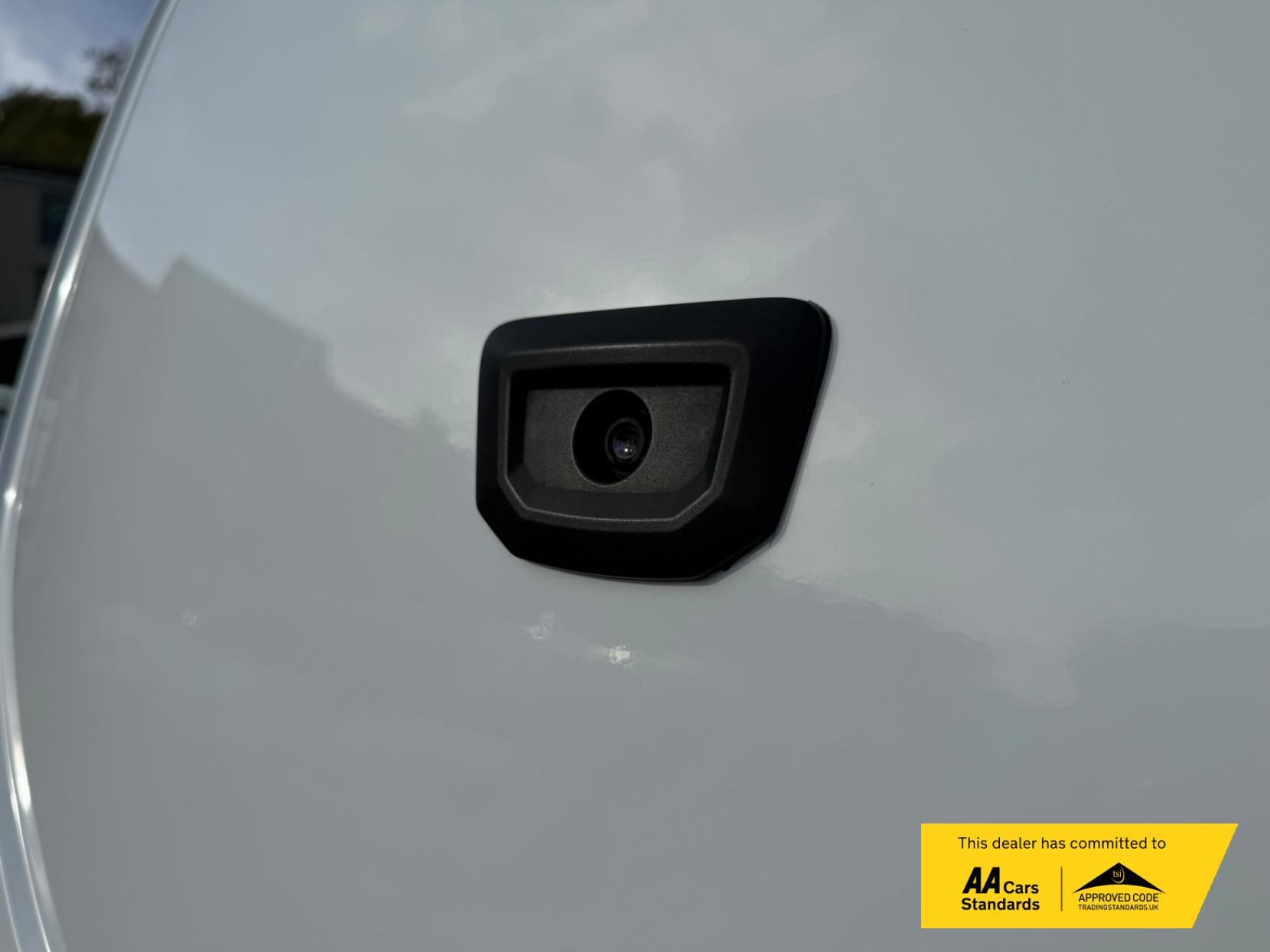2023 Ford Transit Custom 2.0 300 EcoBlue Limited Panel Van 5dr Diesel Manual L1 H1 Euro 6 (s/s) (130 ps) - Thumbnail 10