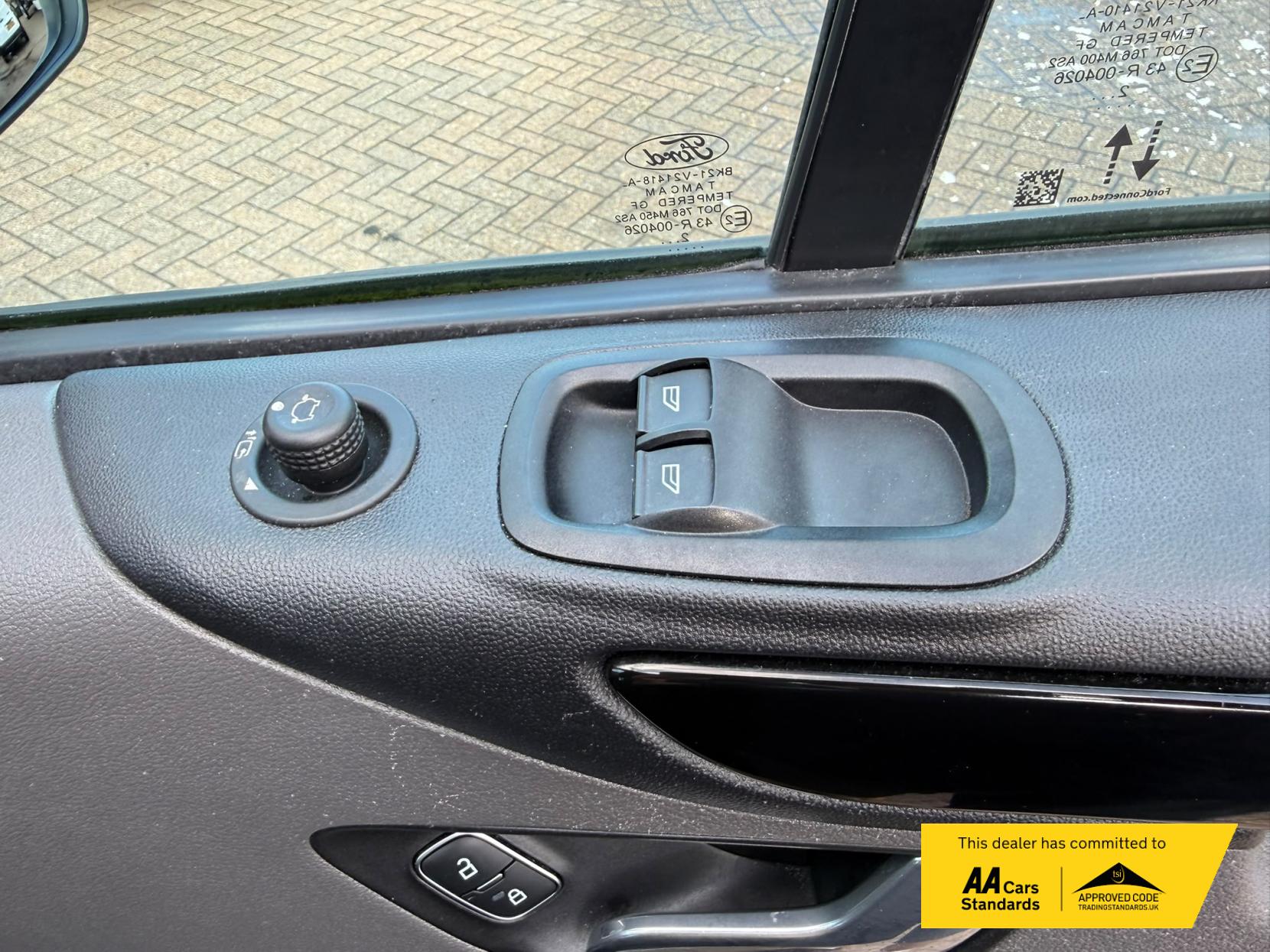 2023 Ford Transit Custom 2.0 300 EcoBlue Limited Panel Van 5dr Diesel Manual L1 H1 Euro 6 (s/s) (130 ps) - Thumbnail 56