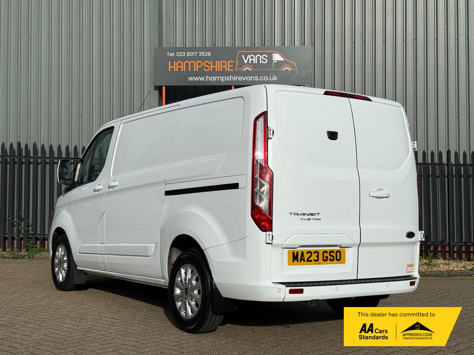 2023 Ford Transit Custom 2.0 300 EcoBlue Limited Panel Van 5dr Diesel Manual L1 H1 Euro 6 (s/s) (130 ps) - Thumbnail 4