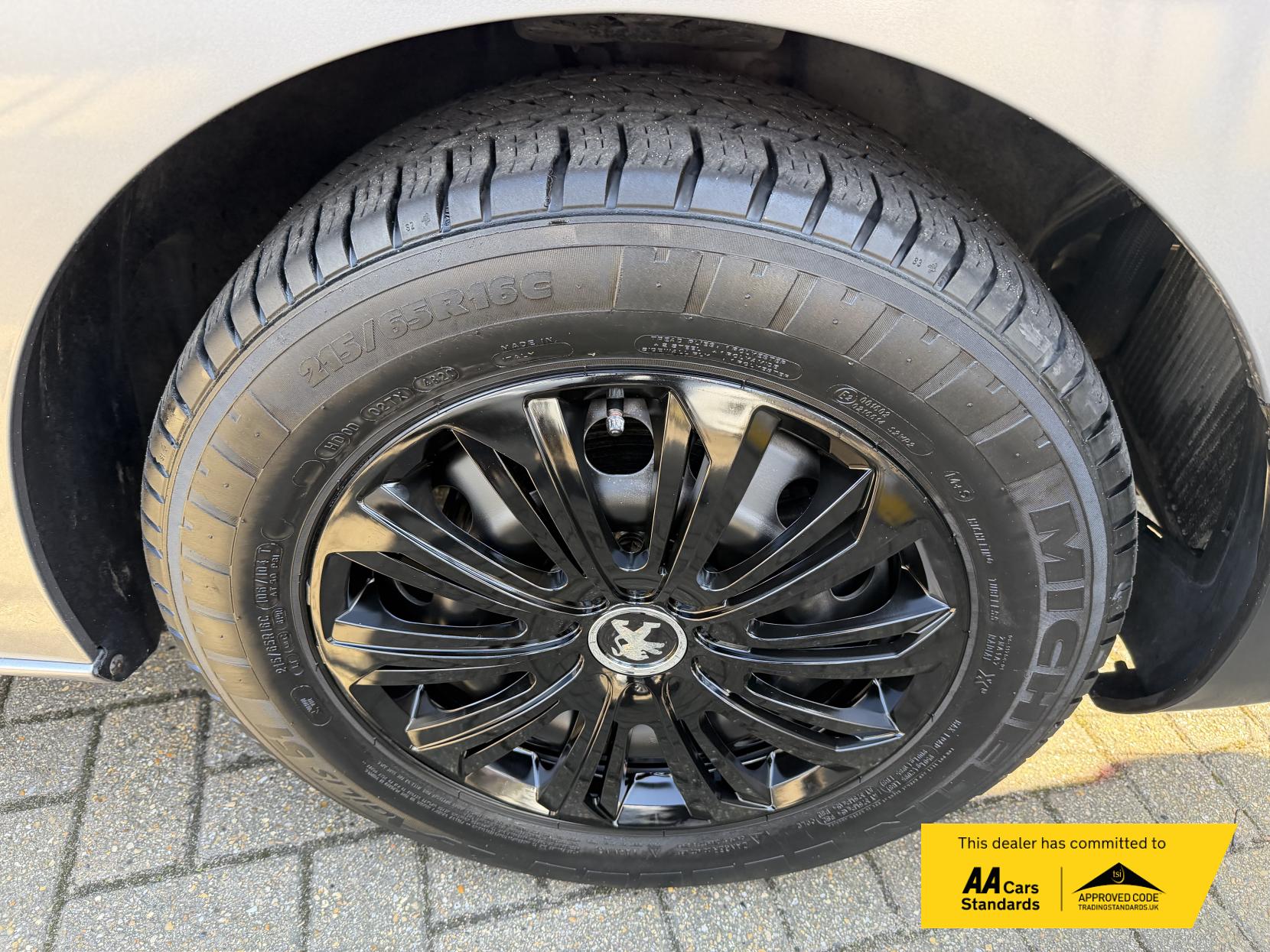 Peugeot Expert 1.5 BlueHDi Compact Combi Van Double Cab 5dr Diesel Manual SWB Euro 6 (s/s) (100 ps)