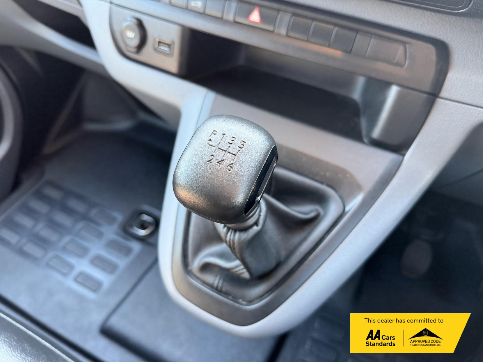 Peugeot Expert 1.5 BlueHDi Compact Combi Van Double Cab 5dr Diesel Manual SWB Euro 6 (s/s) (100 ps)