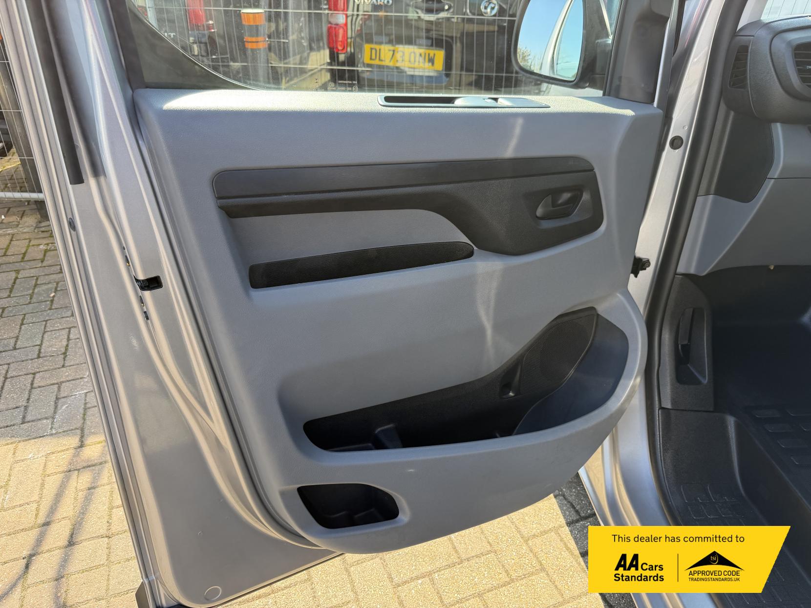 Peugeot Expert 1.5 BlueHDi Compact Combi Van Double Cab 5dr Diesel Manual SWB Euro 6 (s/s) (100 ps)