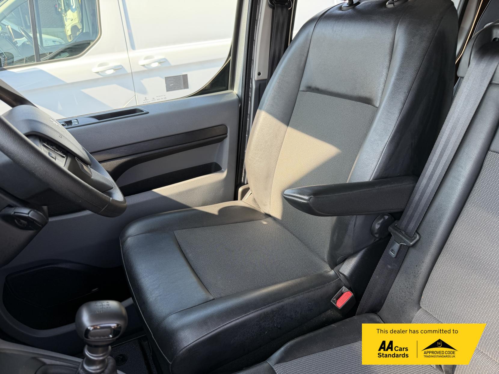 Peugeot Expert 1.5 BlueHDi Compact Combi Van Double Cab 5dr Diesel Manual SWB Euro 6 (s/s) (100 ps)
