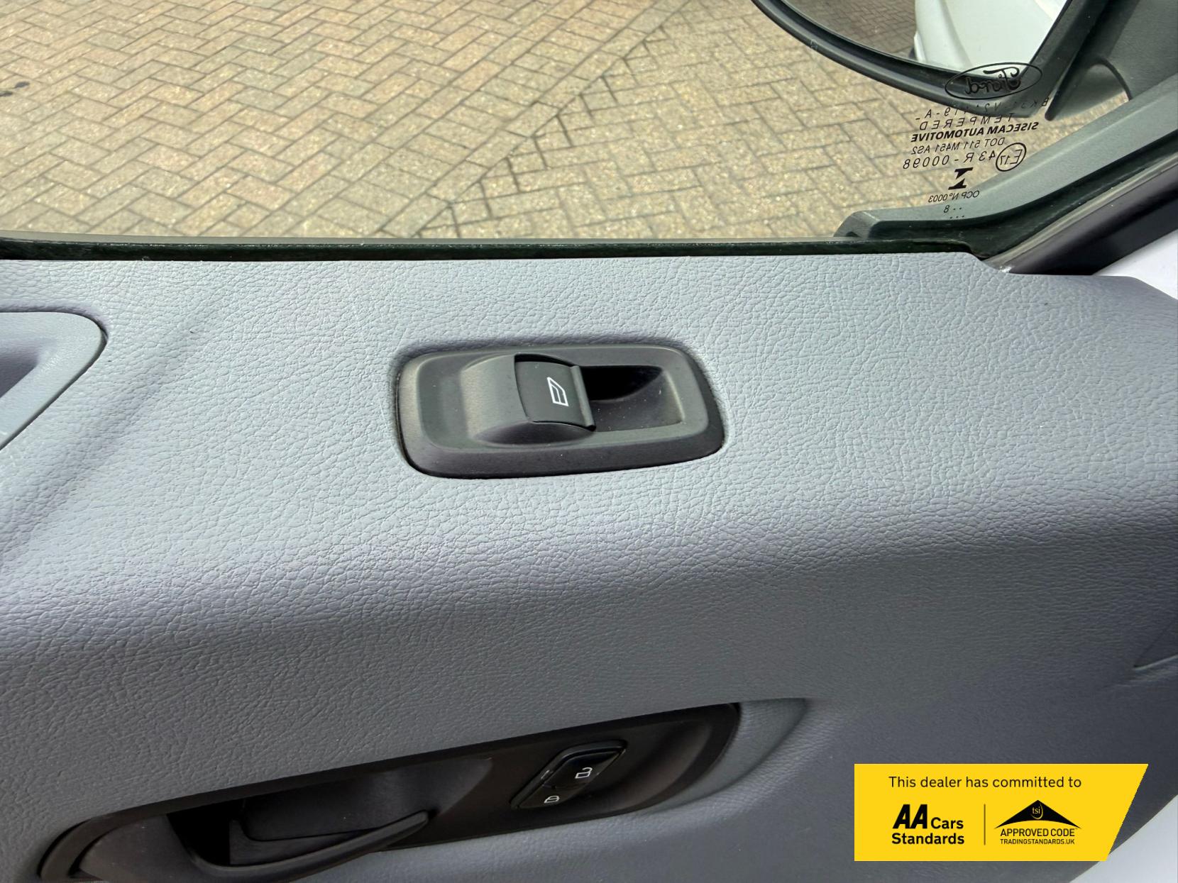 2018 Ford Transit 2.0 350 EcoBlue 1-Way Double Tipper Double Cab 4dr Diesel Manual RWD L3 Euro 6 (1-Way, 1-Stop) (130 ps) - Thumbnail 46