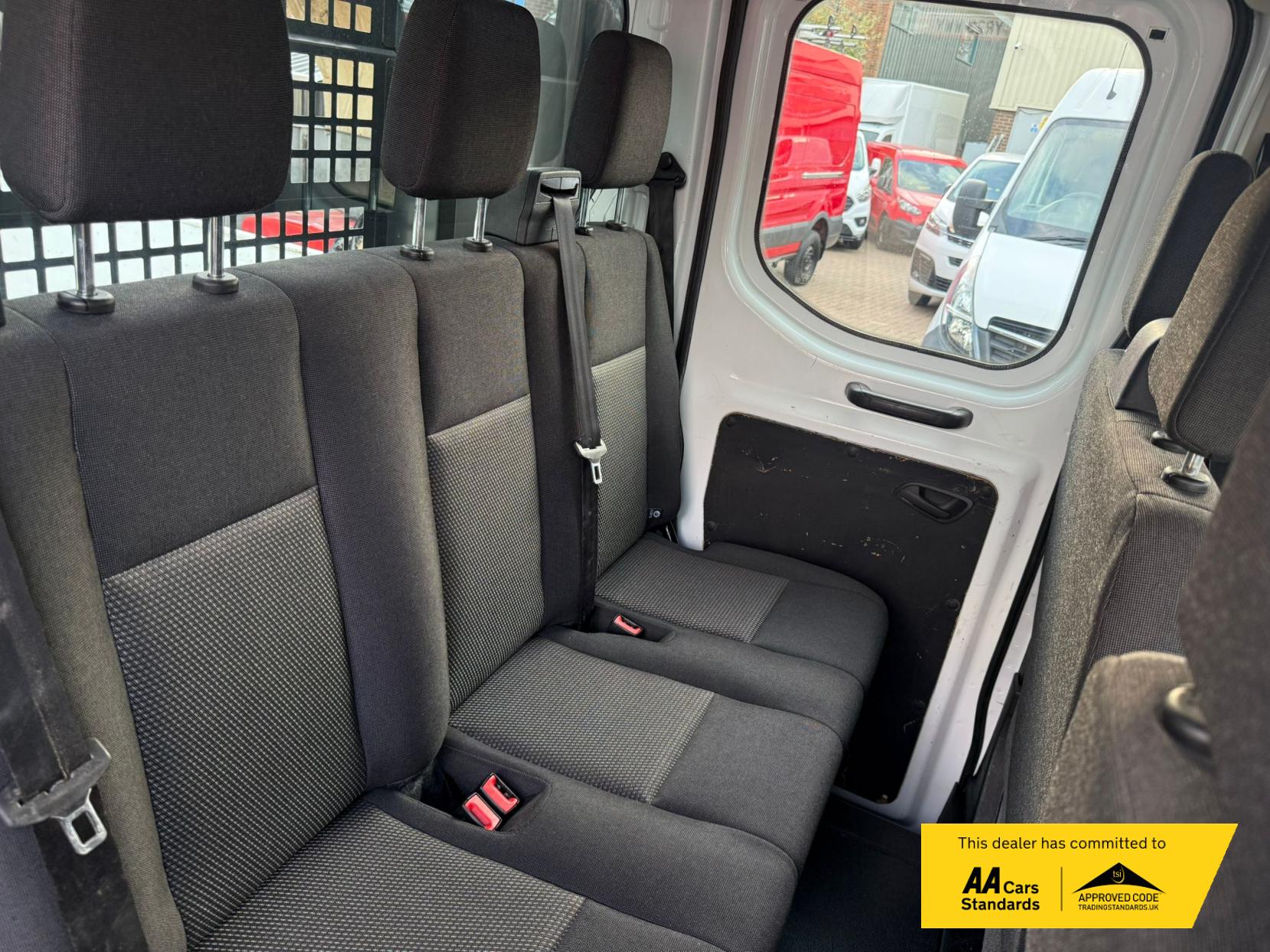 2018 Ford Transit 2.0 350 EcoBlue 1-Way Double Tipper Double Cab 4dr Diesel Manual RWD L3 Euro 6 (1-Way, 1-Stop) (130 ps) - Thumbnail 37
