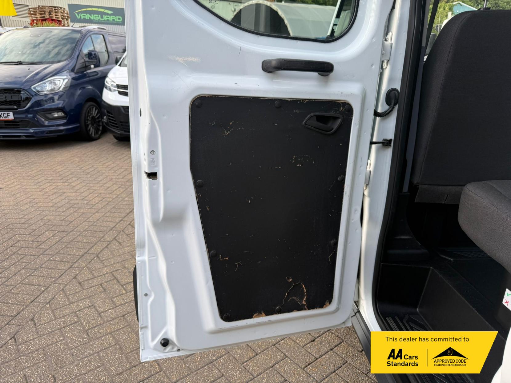 2018 Ford Transit 2.0 350 EcoBlue 1-Way Double Tipper Double Cab 4dr Diesel Manual RWD L3 Euro 6 (1-Way, 1-Stop) (130 ps) - Thumbnail 41