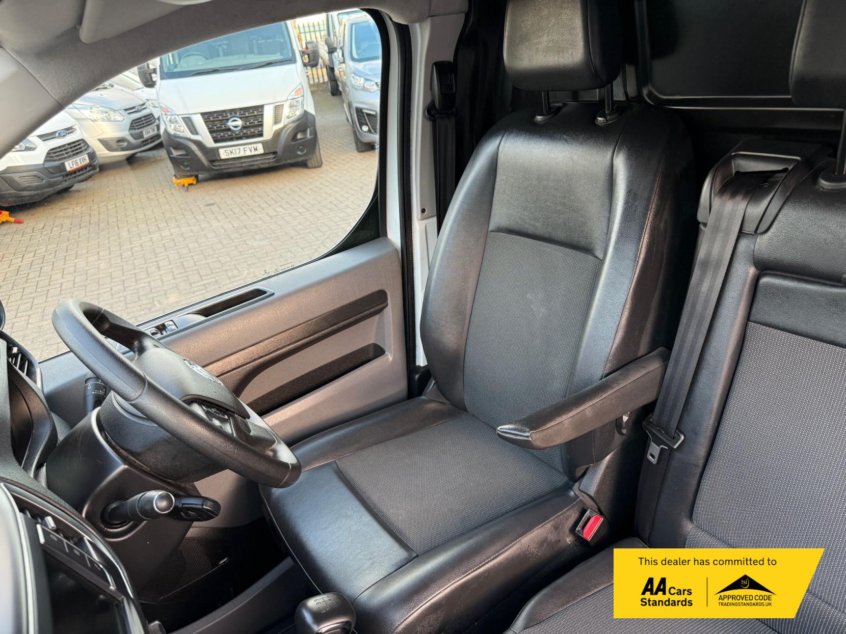 Vauxhall Vivaro 1.5 Turbo D 2900 Sportive Panel Van 5dr Diesel Manual L2 H1 Euro 6 (s/s) (100 ps)