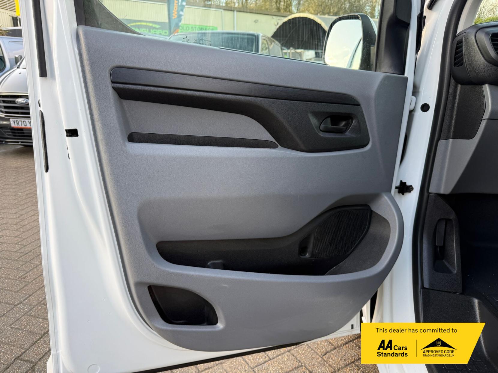 Vauxhall Vivaro 1.5 Turbo D 2900 Sportive Panel Van 5dr Diesel Manual L2 H1 Euro 6 (s/s) (100 ps)