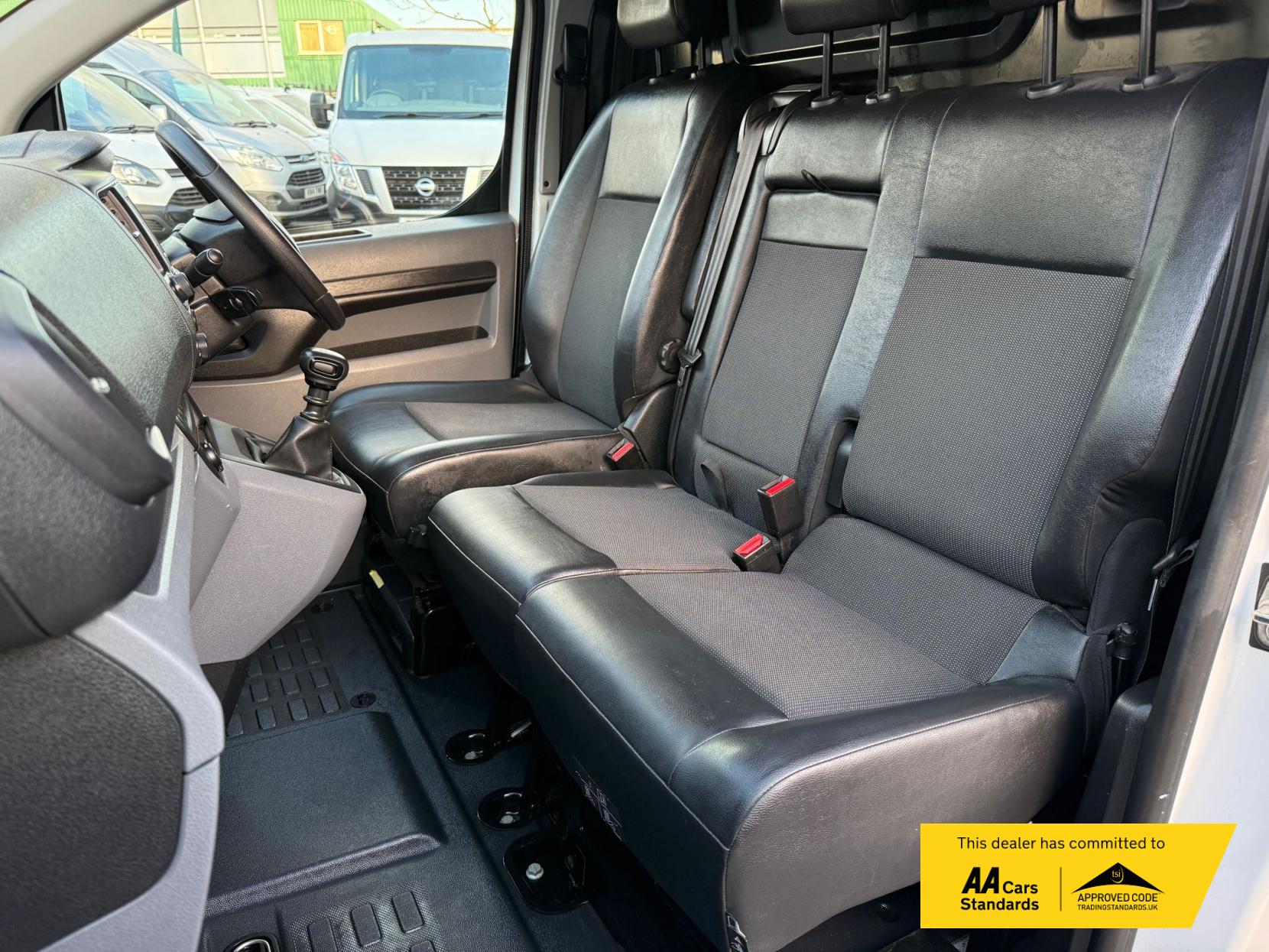 Vauxhall Vivaro 1.5 Turbo D 2900 Sportive Panel Van 5dr Diesel Manual L2 H1 Euro 6 (s/s) (100 ps)