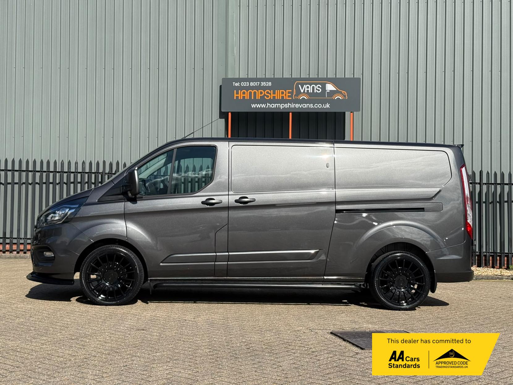 2021 Ford Transit Custom 2.0 300 EcoBlue Limited Panel Van 5dr Diesel Manual L2 H1 Euro 6 (s/s) (130 ps) - Thumbnail 6