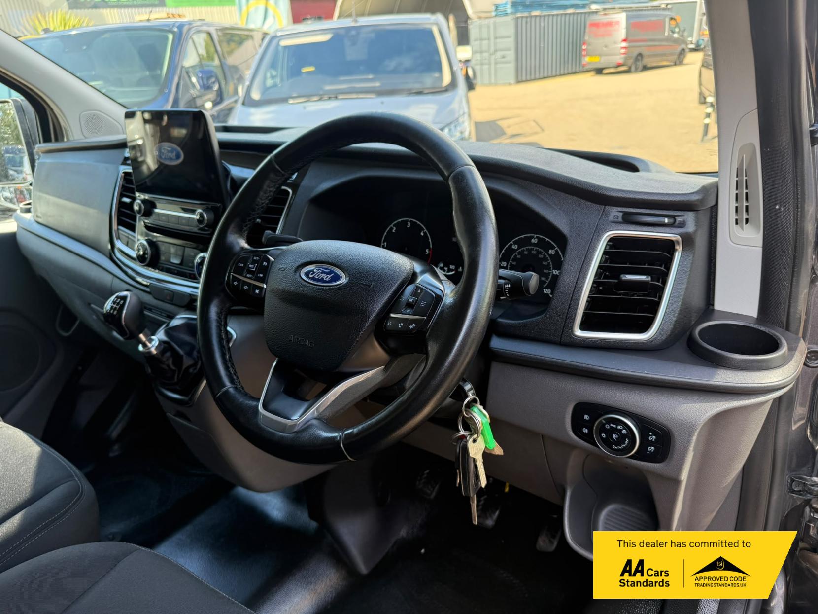 2021 Ford Transit Custom 2.0 300 EcoBlue Limited Panel Van 5dr Diesel Manual L2 H1 Euro 6 (s/s) (130 ps) - Thumbnail 16