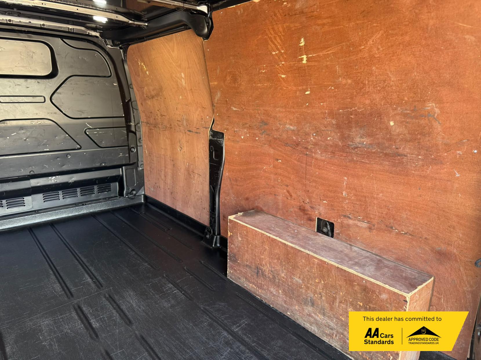 2021 Ford Transit Custom 2.0 300 EcoBlue Limited Panel Van 5dr Diesel Manual L2 H1 Euro 6 (s/s) (130 ps) - Thumbnail 51