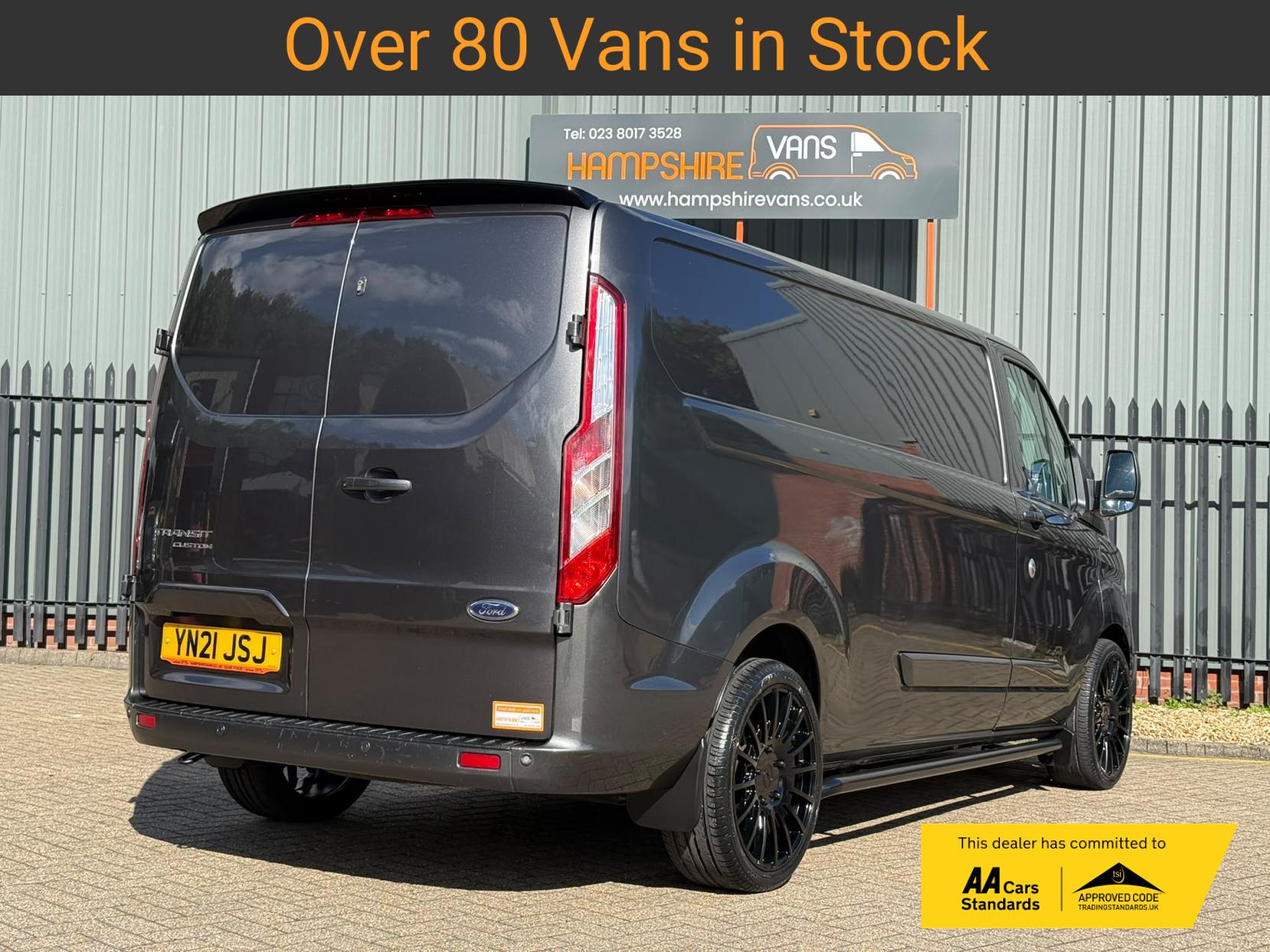 2021 Ford Transit Custom 2.0 300 EcoBlue Limited Panel Van 5dr Diesel Manual L2 H1 Euro 6 (s/s) (130 ps) - Thumbnail 4