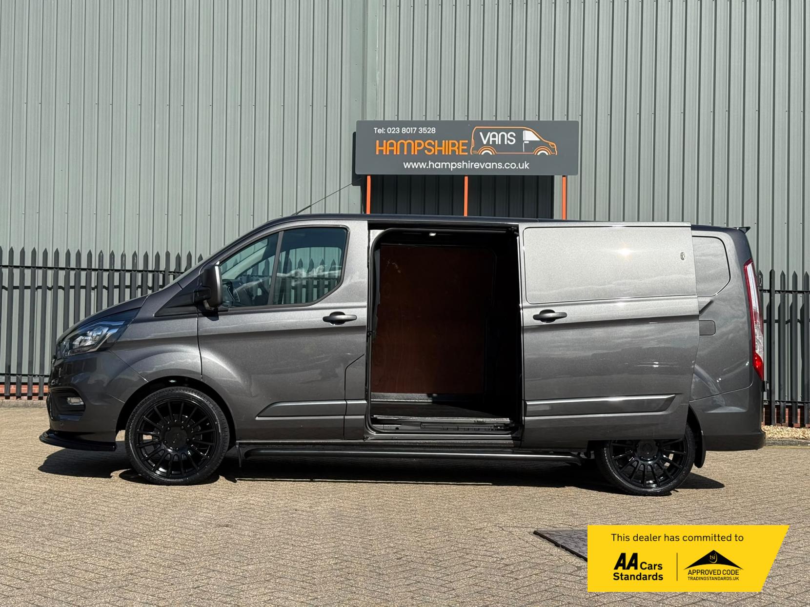 2021 Ford Transit Custom 2.0 300 EcoBlue Limited Panel Van 5dr Diesel Manual L2 H1 Euro 6 (s/s) (130 ps) - Thumbnail 5