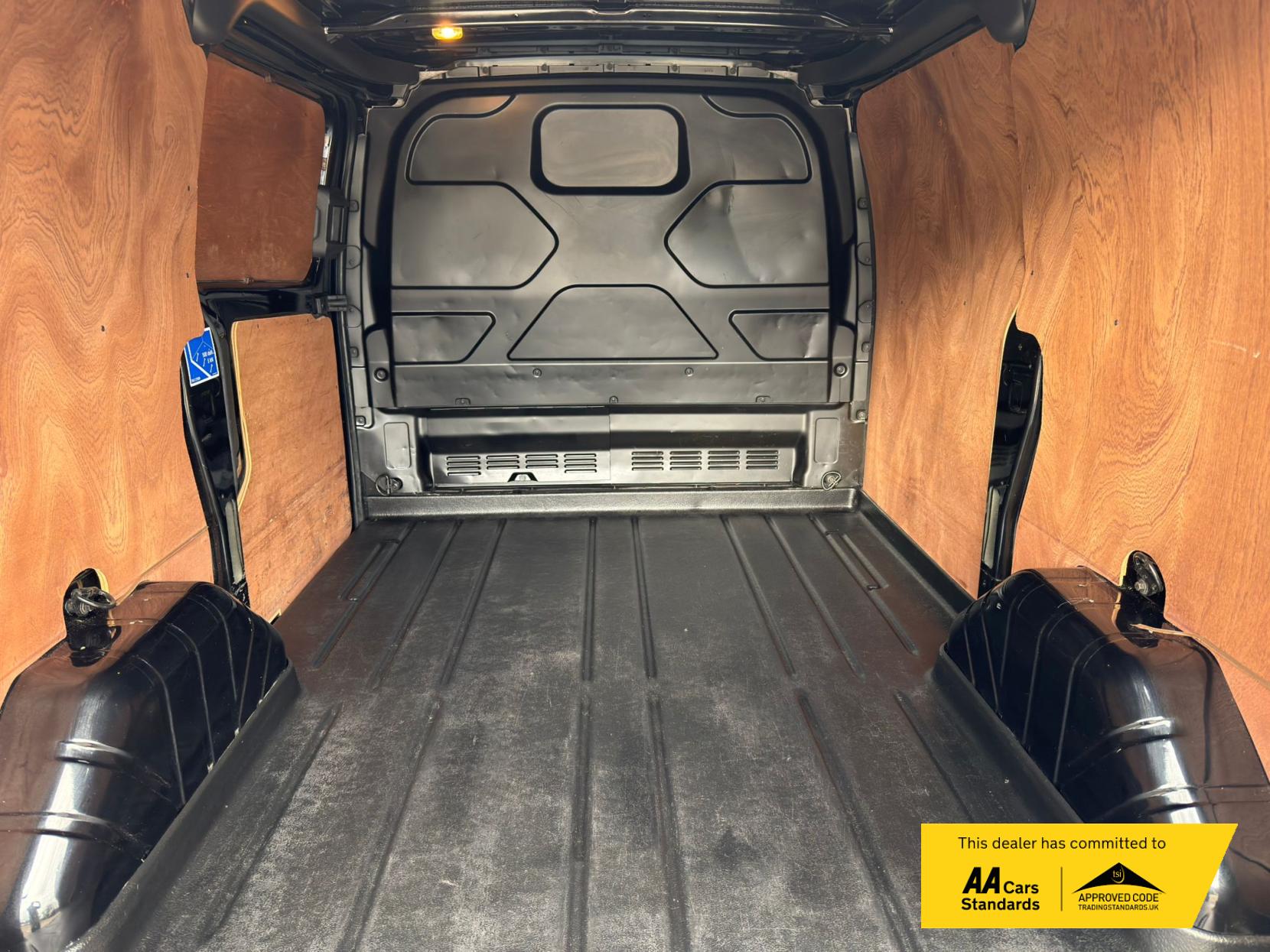 2018 Ford Transit Custom 2.0 TDCi 270 Trend Panel Van 5dr Diesel Manual L1 H1 (157 g/km, 128 bhp) - Thumbnail 15