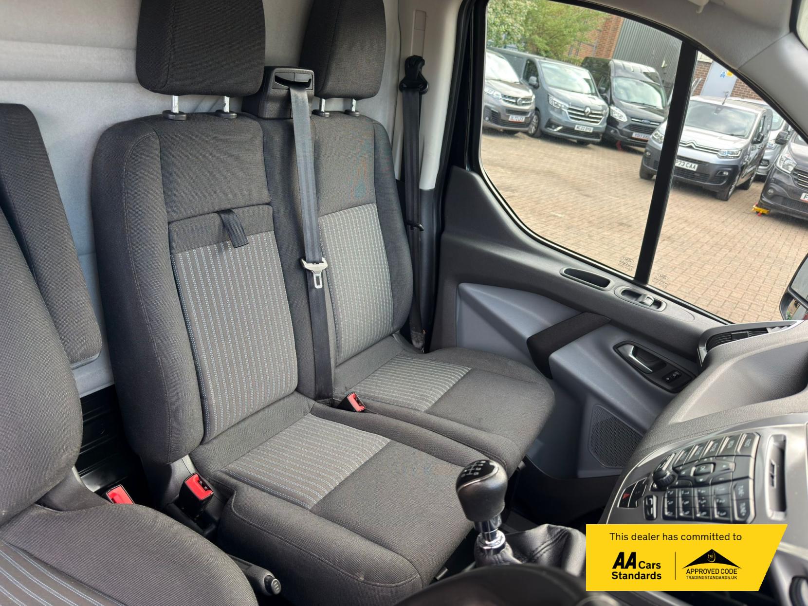 2018 Ford Transit Custom 2.0 TDCi 270 Trend Panel Van 5dr Diesel Manual L1 H1 (157 g/km, 128 bhp) - Thumbnail 12