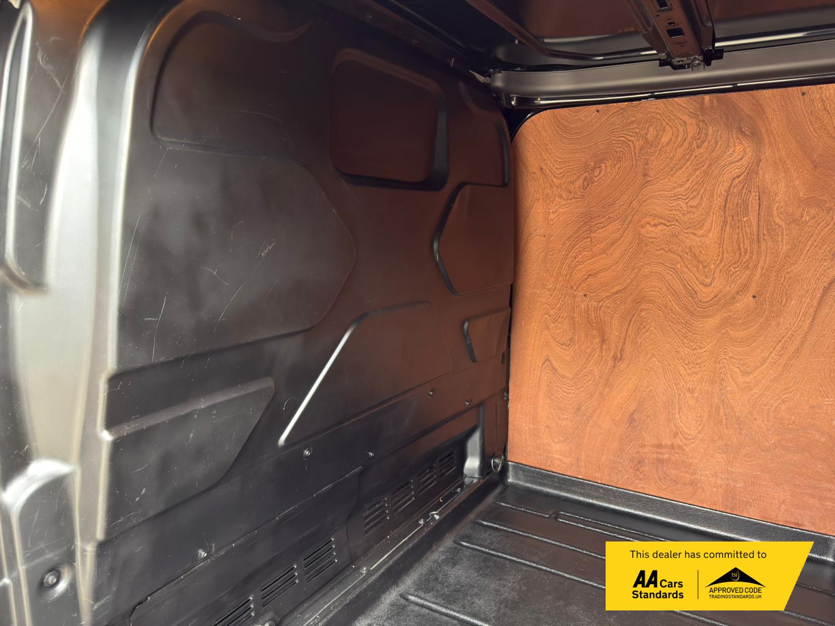 2018 Ford Transit Custom 2.0 TDCi 270 Trend Panel Van 5dr Diesel Manual L1 H1 (157 g/km, 128 bhp) - Thumbnail 17