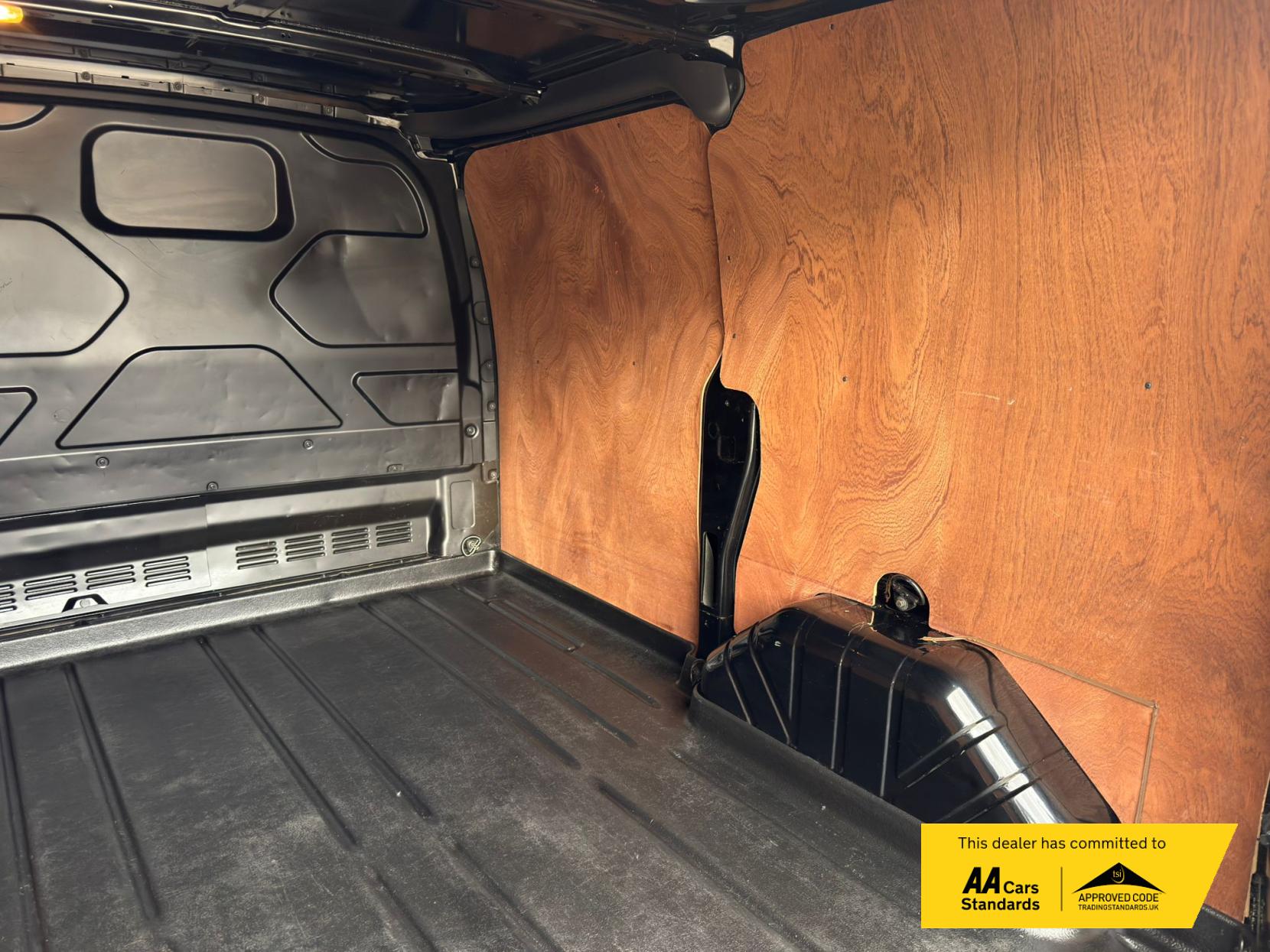2018 Ford Transit Custom 2.0 TDCi 270 Trend Panel Van 5dr Diesel Manual L1 H1 (157 g/km, 128 bhp) - Thumbnail 16