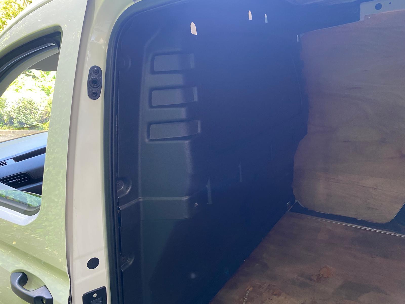 Volkswagen Caddy 2.0 TDI C20 Commerce Plus Panel Van 5dr Diesel Manual SWB Euro 6 (s/s) (102 ps)