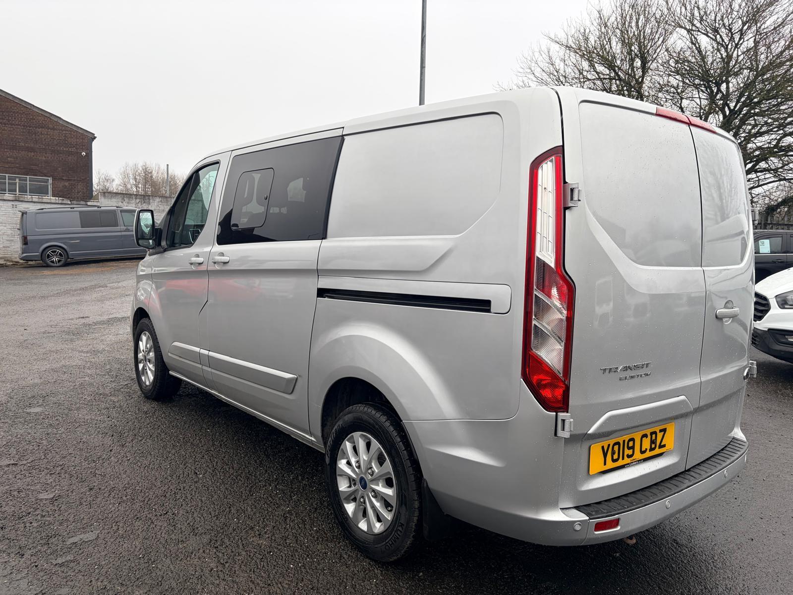 Ford Transit Custom 2.0 320 EcoBlue Limited Crew Van Double Cab 5dr Diesel Manual L1 H1 Euro 6 (6 Seat) (130 ps)