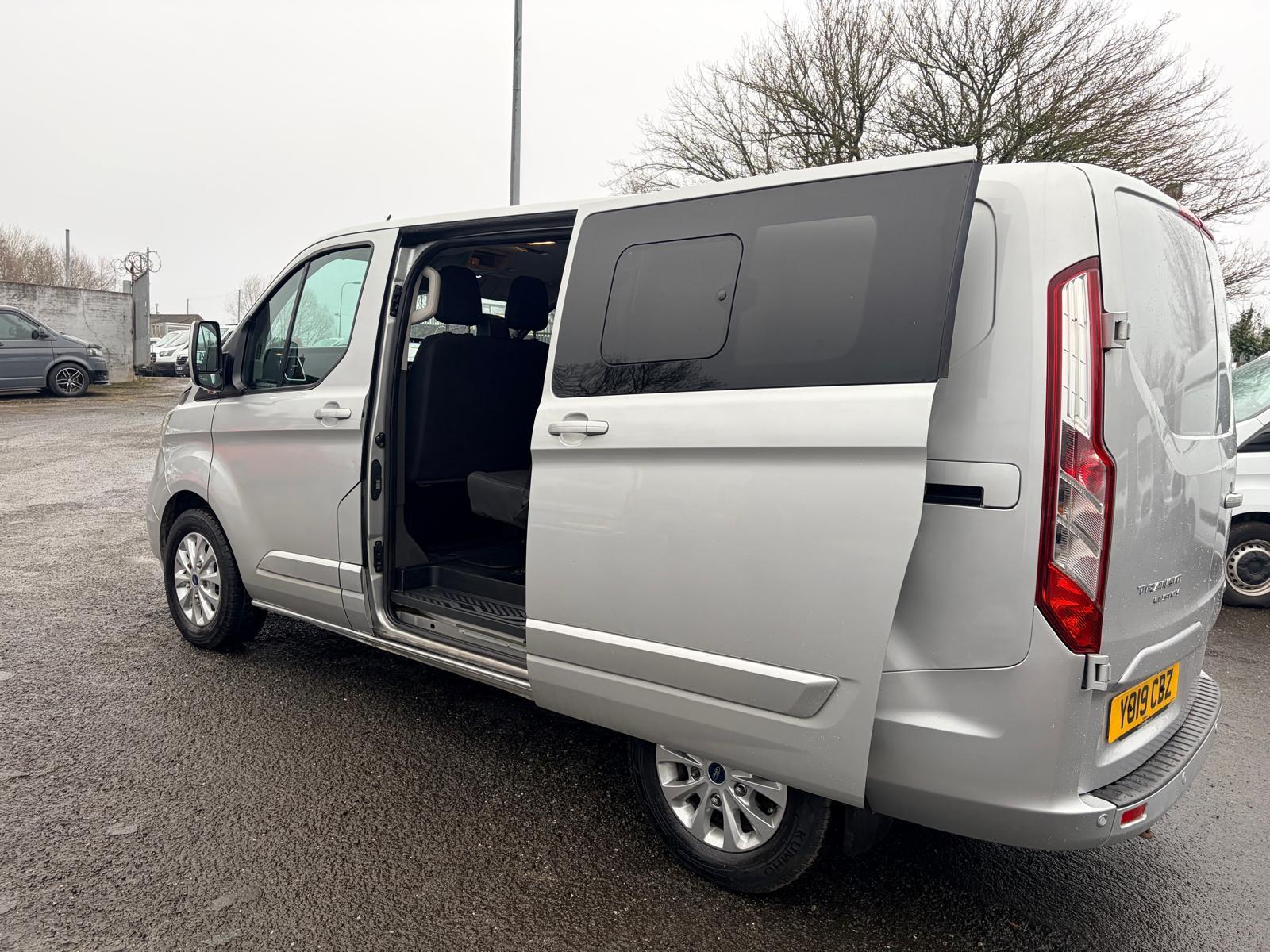 Ford Transit Custom 2.0 320 EcoBlue Limited Crew Van Double Cab 5dr Diesel Manual L1 H1 Euro 6 (6 Seat) (130 ps)