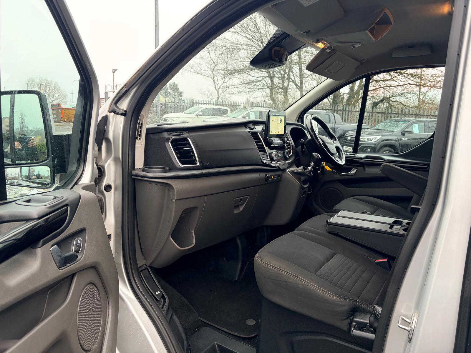 Ford Transit Custom 2.0 320 EcoBlue Limited Crew Van Double Cab 5dr Diesel Manual L1 H1 Euro 6 (6 Seat) (130 ps)