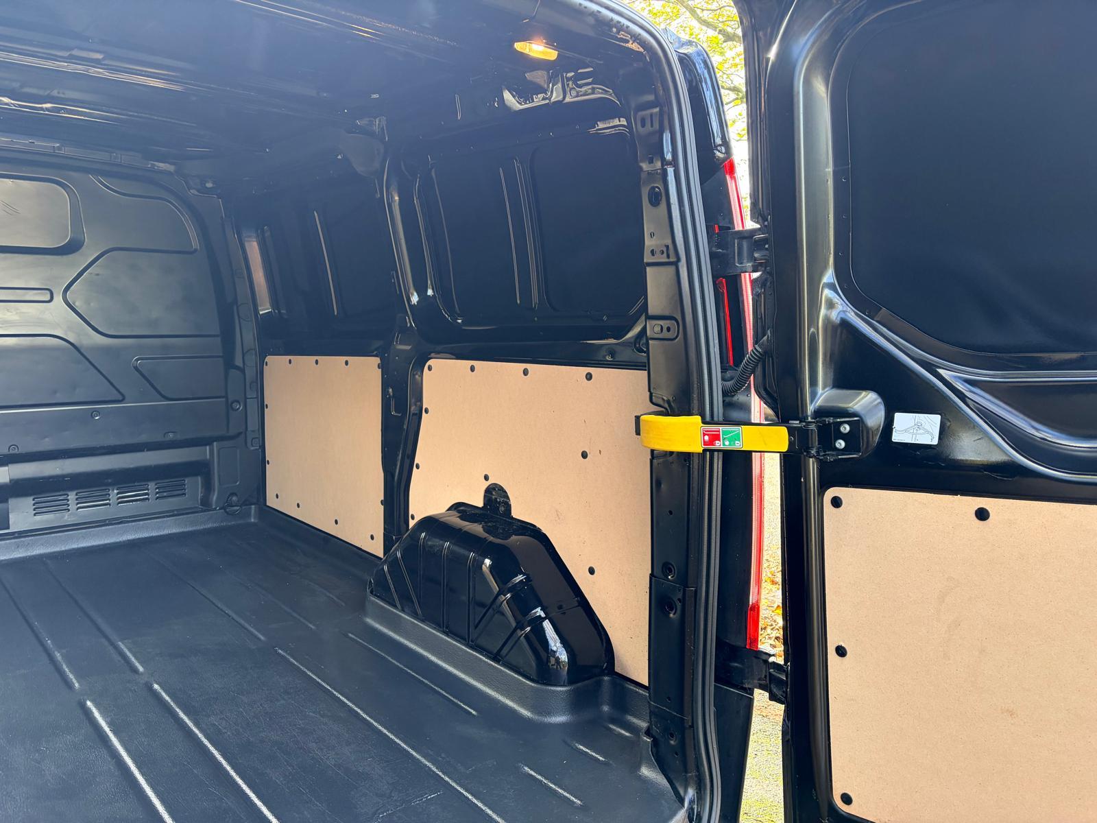 Ford Transit Custom 2.0 Trail Panel Van (2017 - 2022)