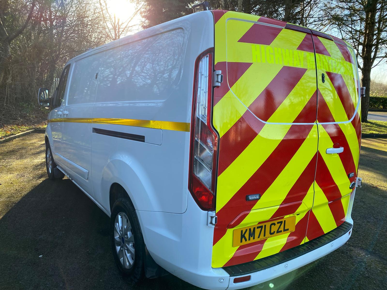 Ford Transit Custom 2.0 300 EcoBlue Limited Panel Van 5dr Diesel Auto L2 H1 Euro 6 (s/s) (130 ps)