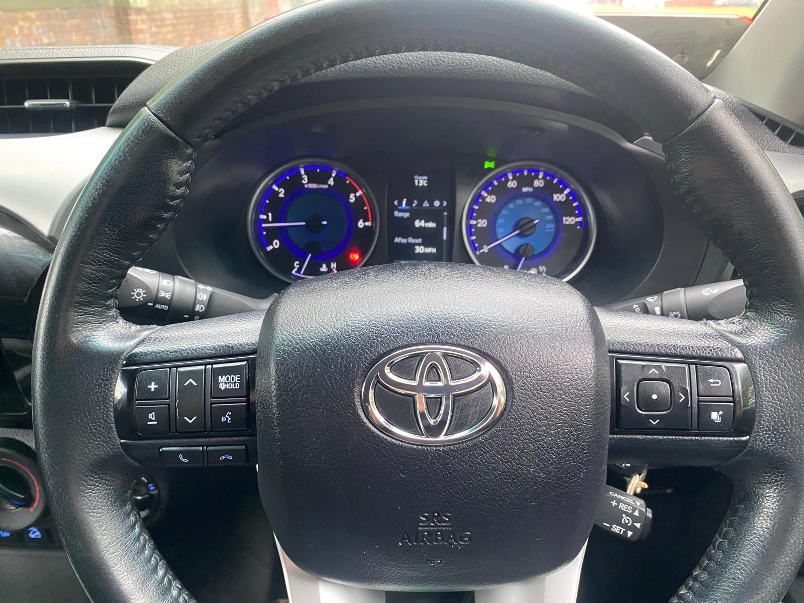 Toyota Hilux 2.4 D-4D Icon Pickup Double Cab 4dr Diesel Manual 4WD Euro 6 (3.5t) (150 ps)